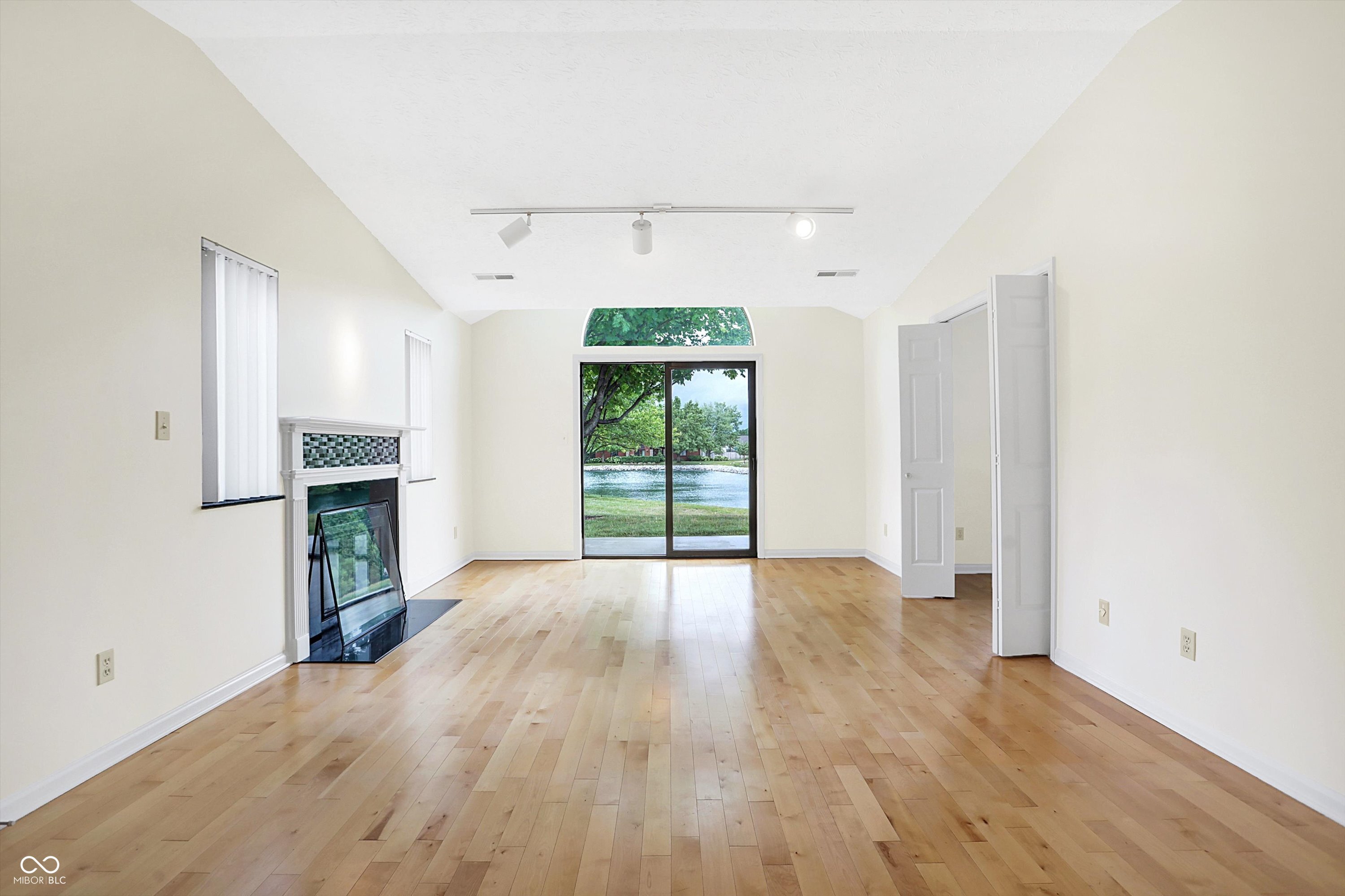 2092 Oak Run Court