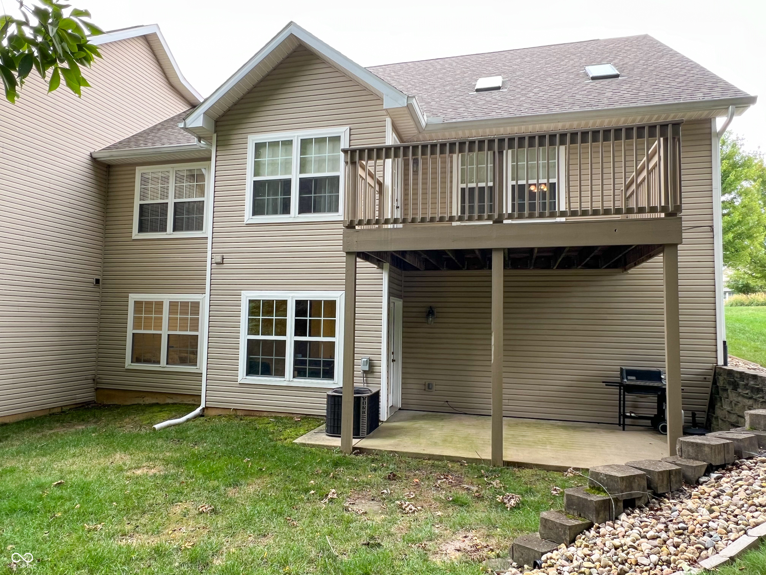 2050 W Arbor Ridge Way