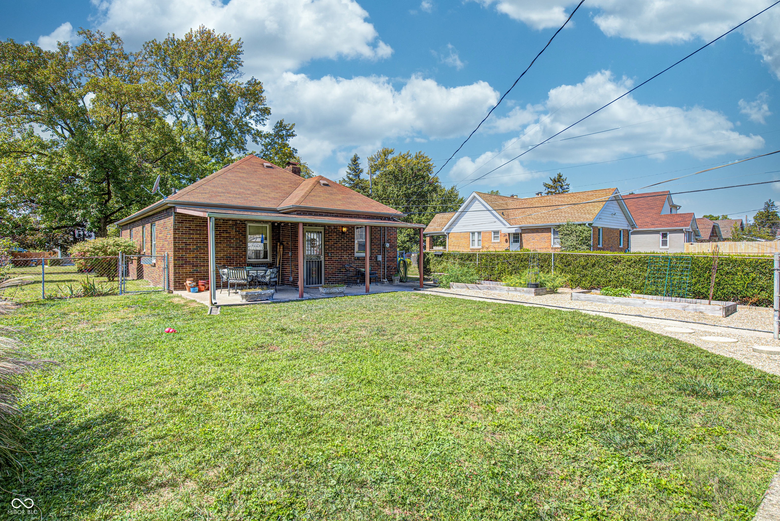 839 N Leland Avenue
