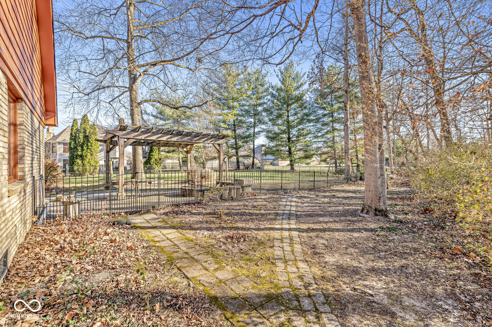 6337 Red Oak Drive