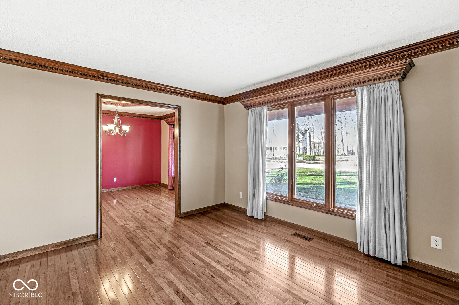 6337 Red Oak Drive