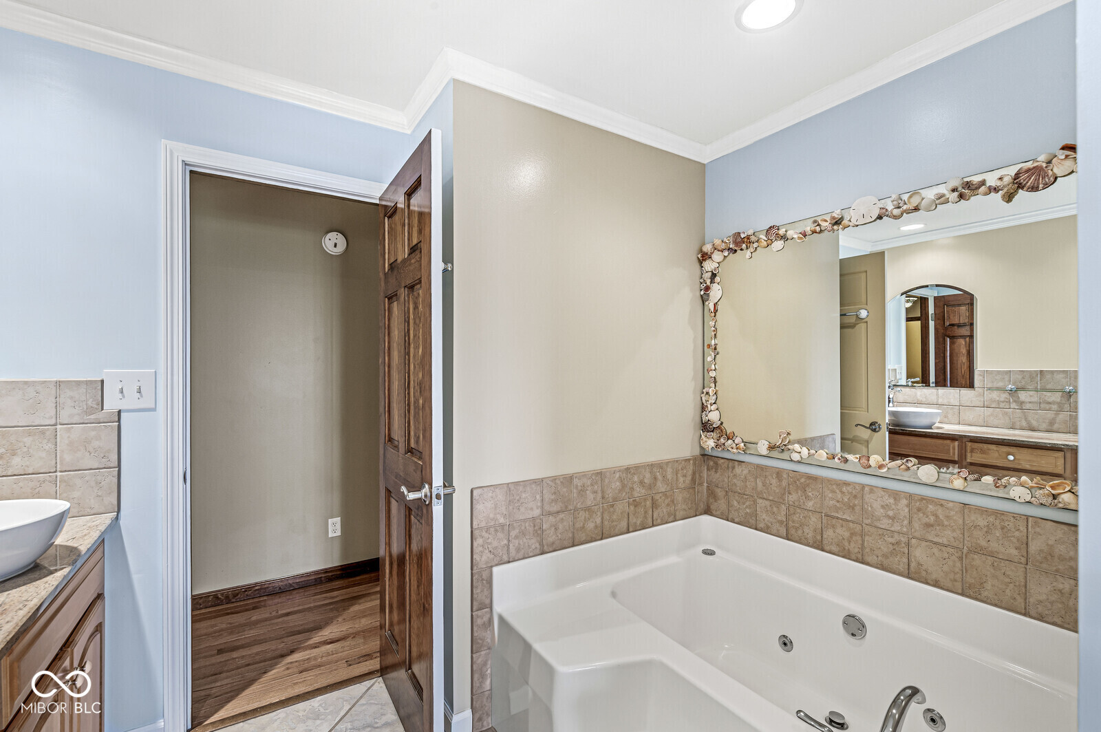 6337 Red Oak Drive