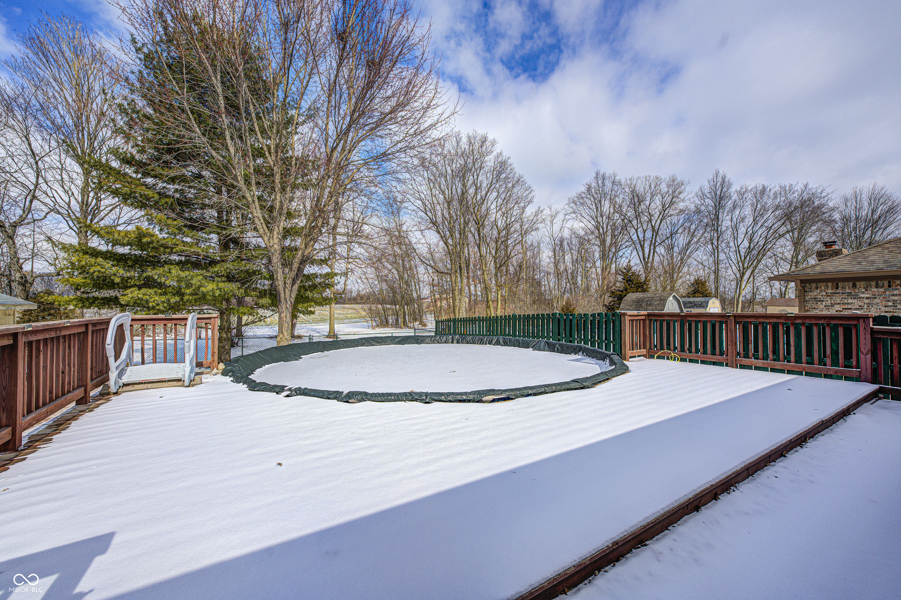 1586 Woodside Drive