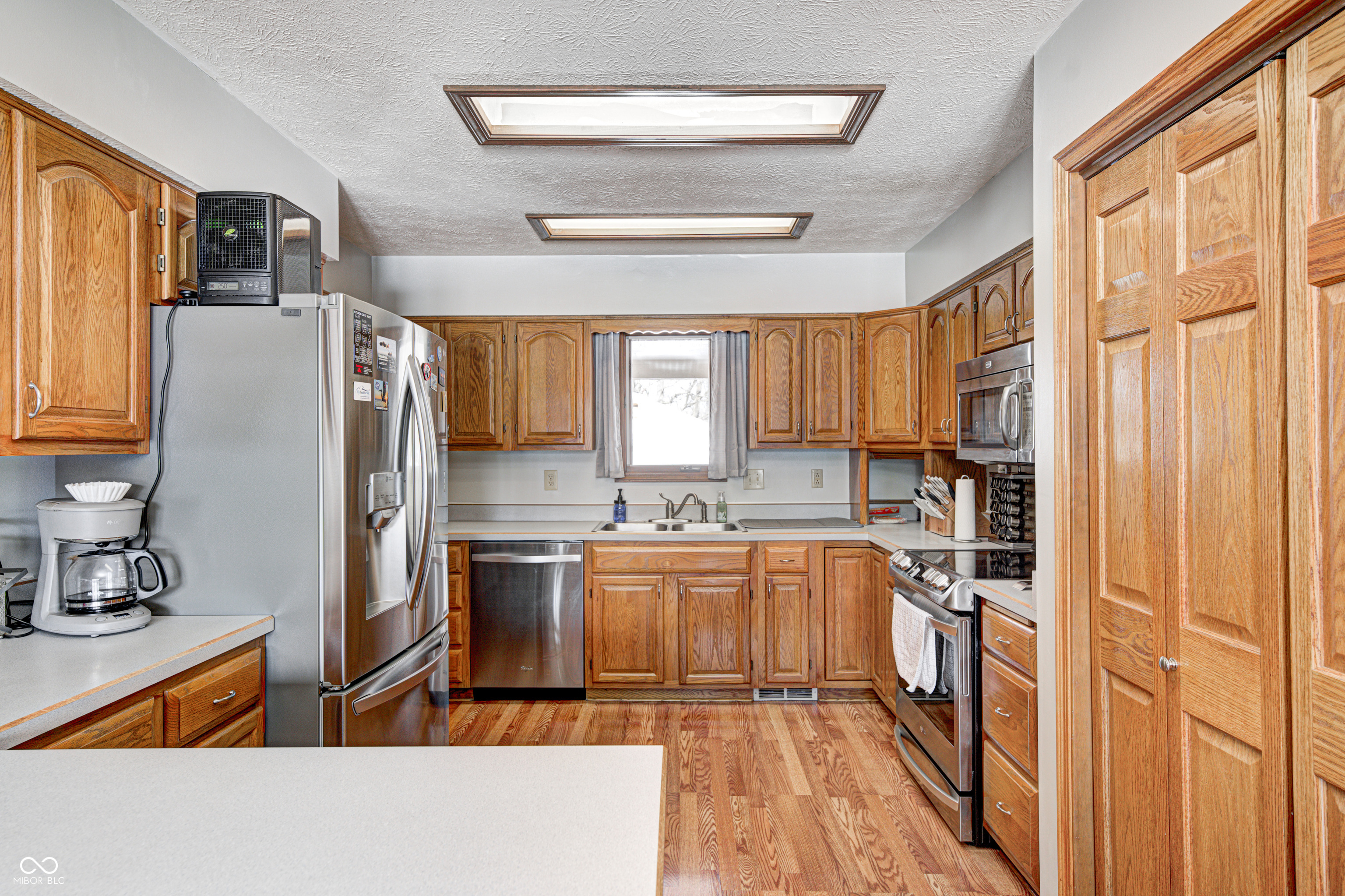 1586 Woodside Drive