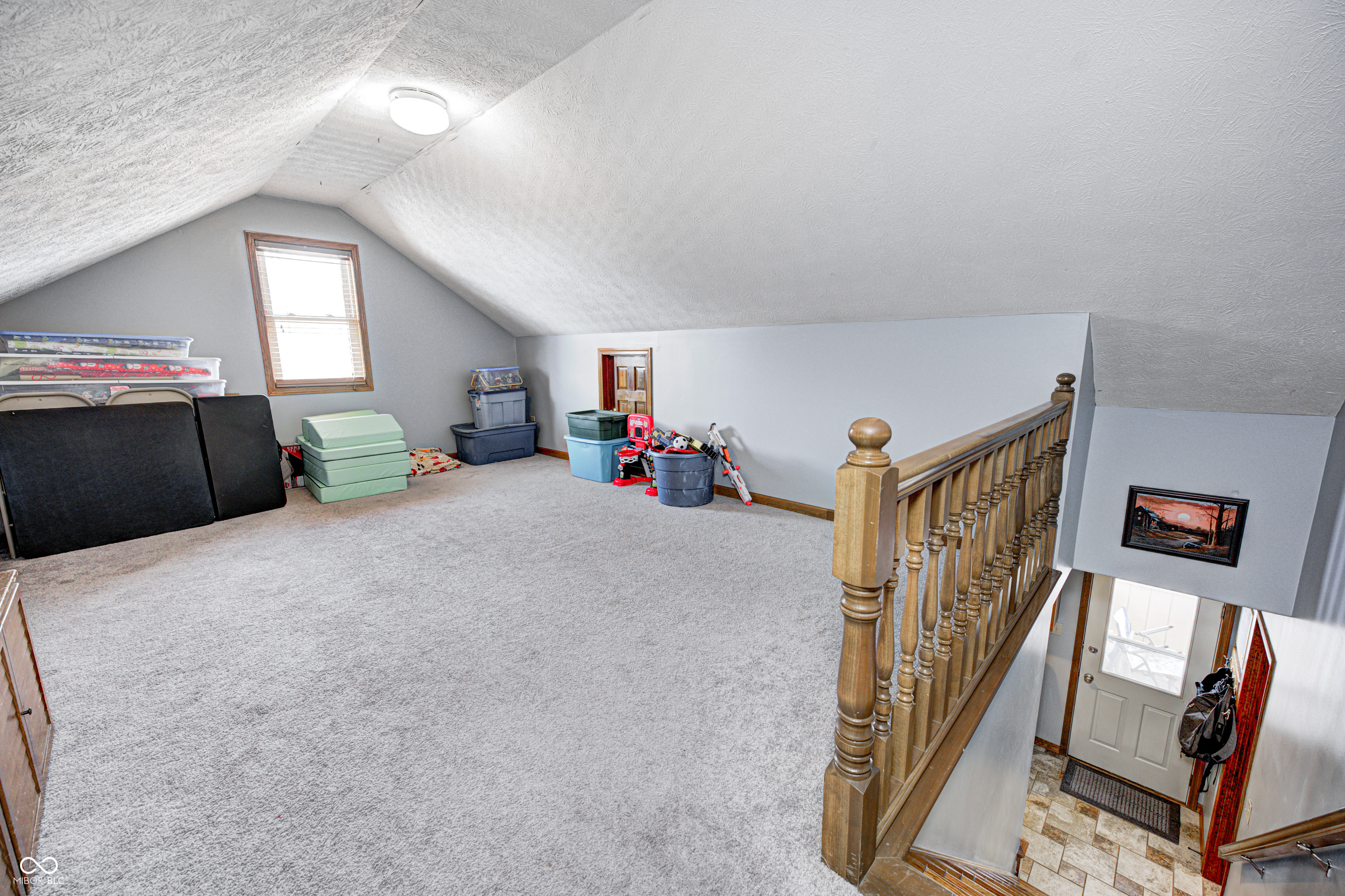 1586 Woodside Drive