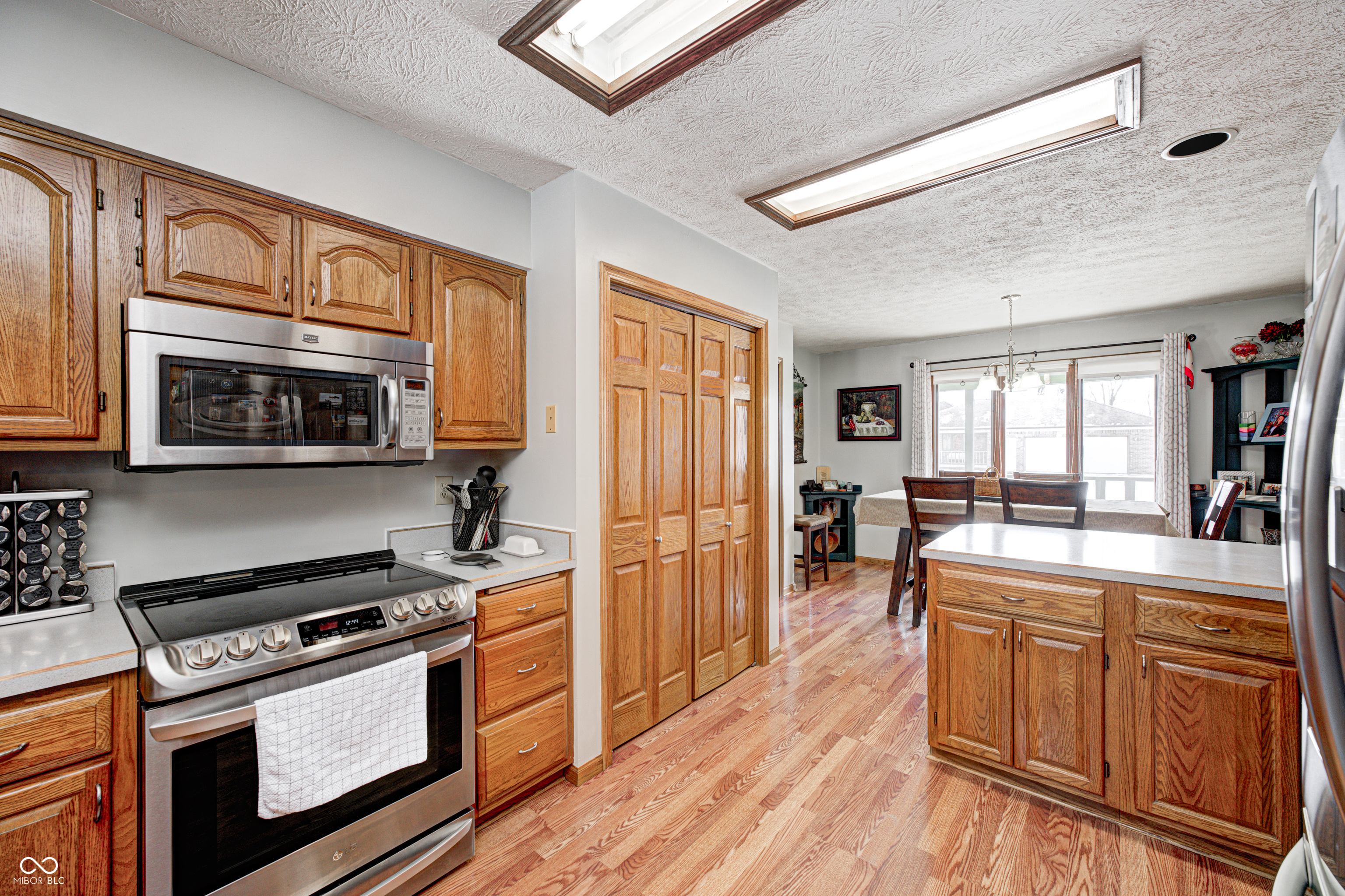 1586 Woodside Drive