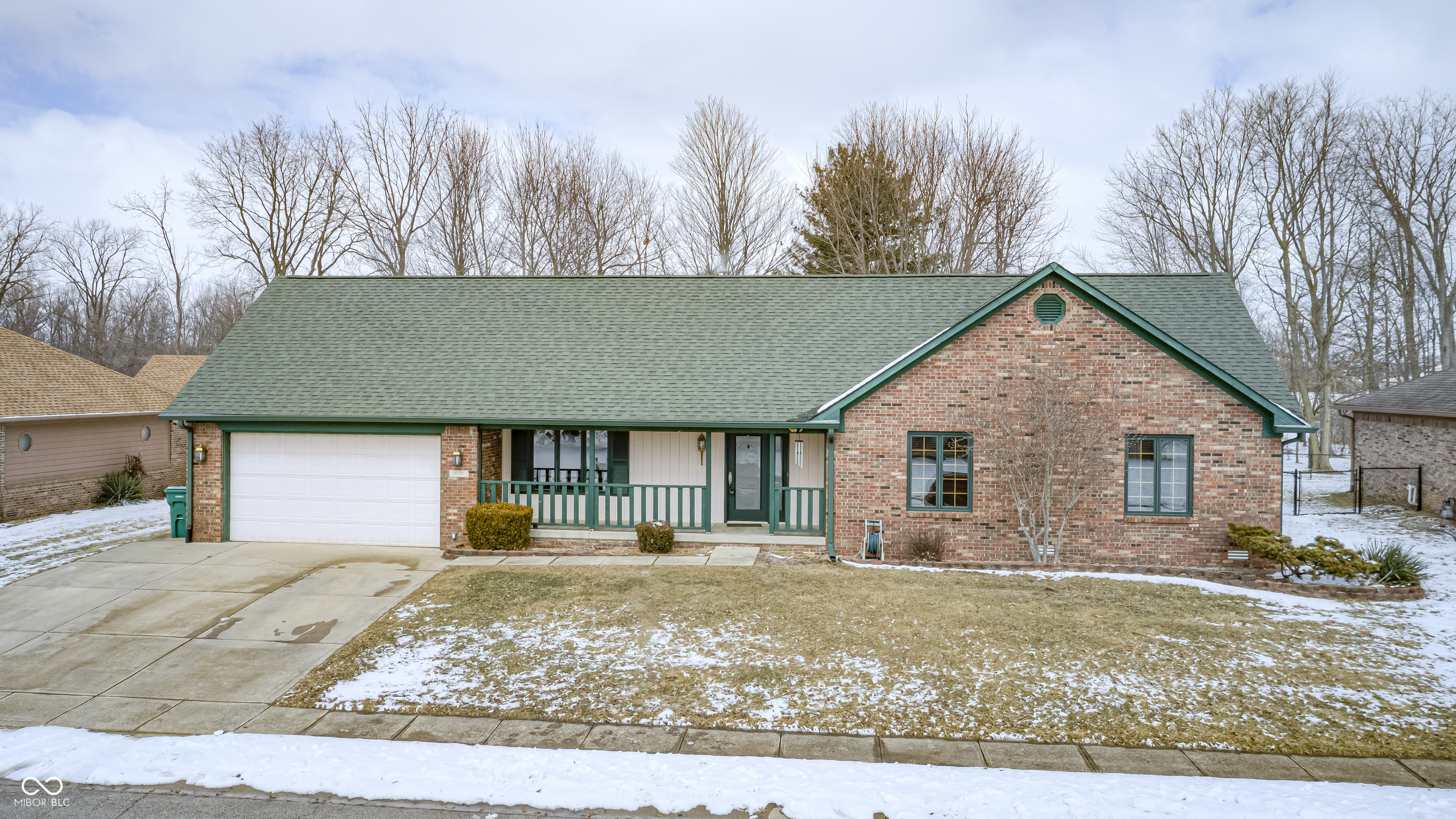1586 Woodside Drive