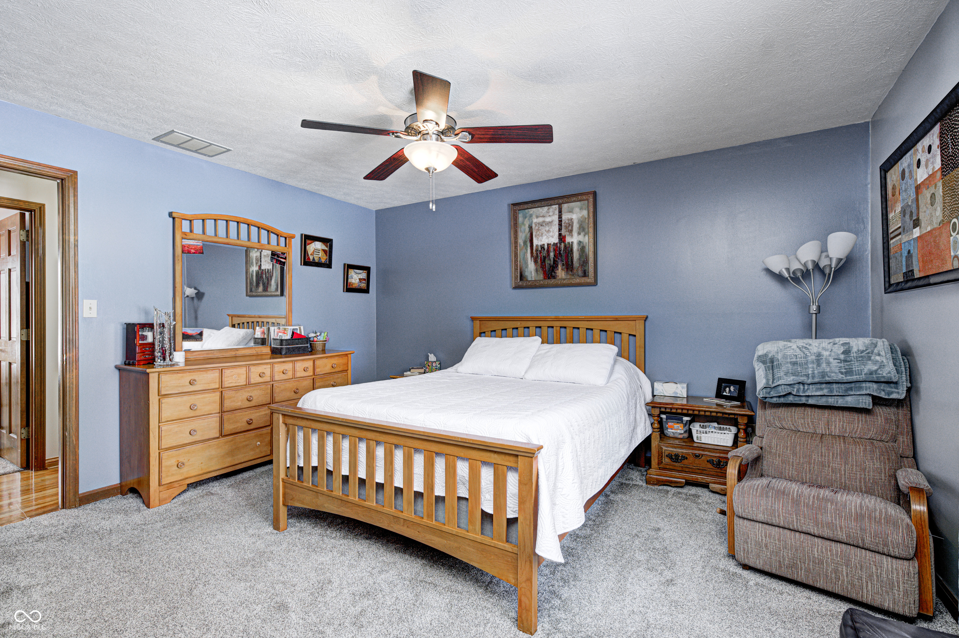 1586 Woodside Drive