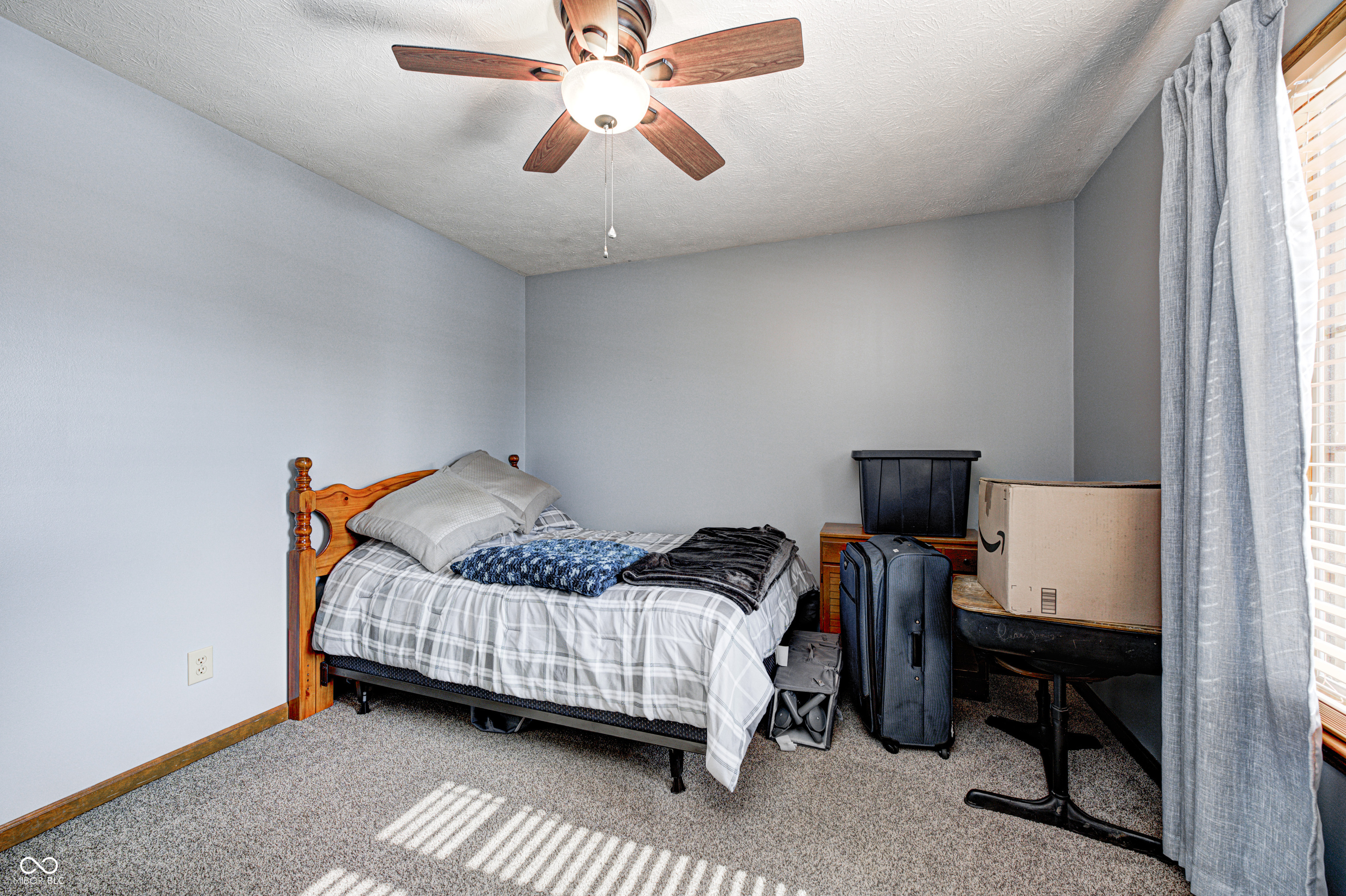 1586 Woodside Drive