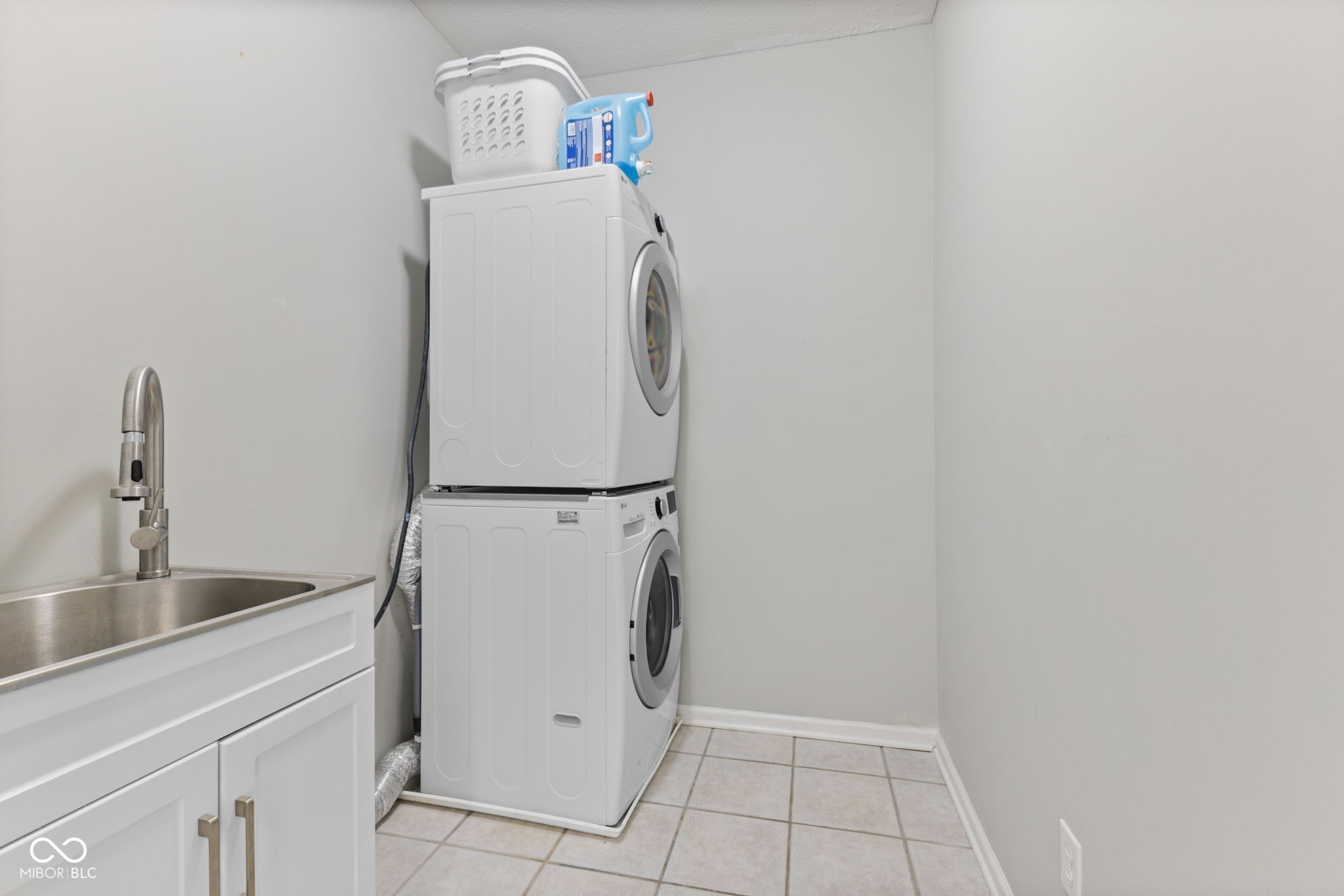 2096 Whitetail Court