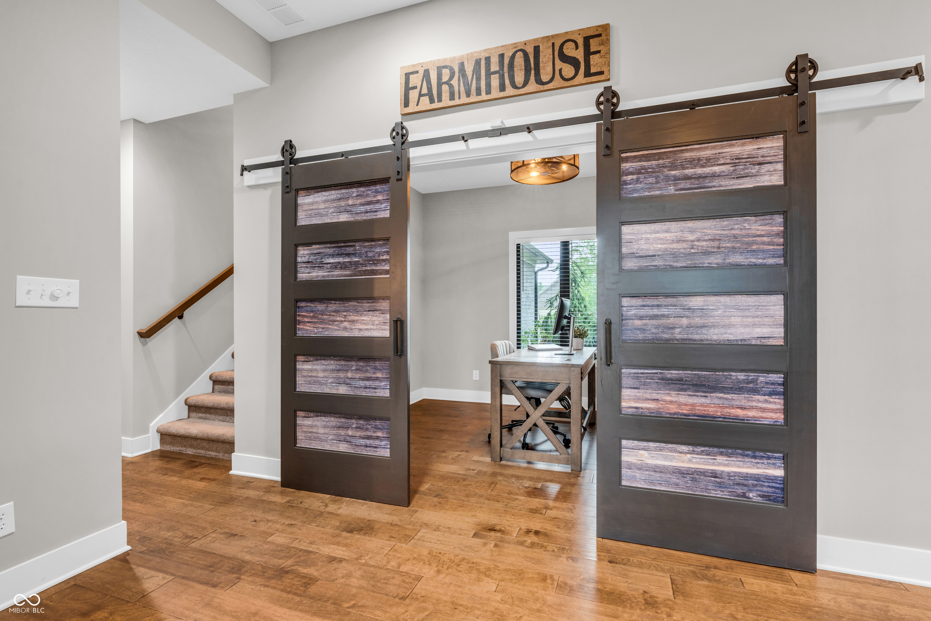 121 Lakeside Drive