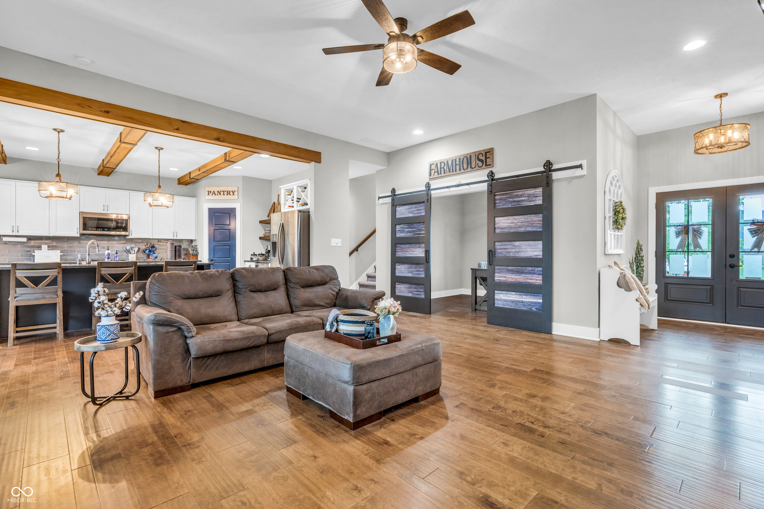 121 Lakeside Drive