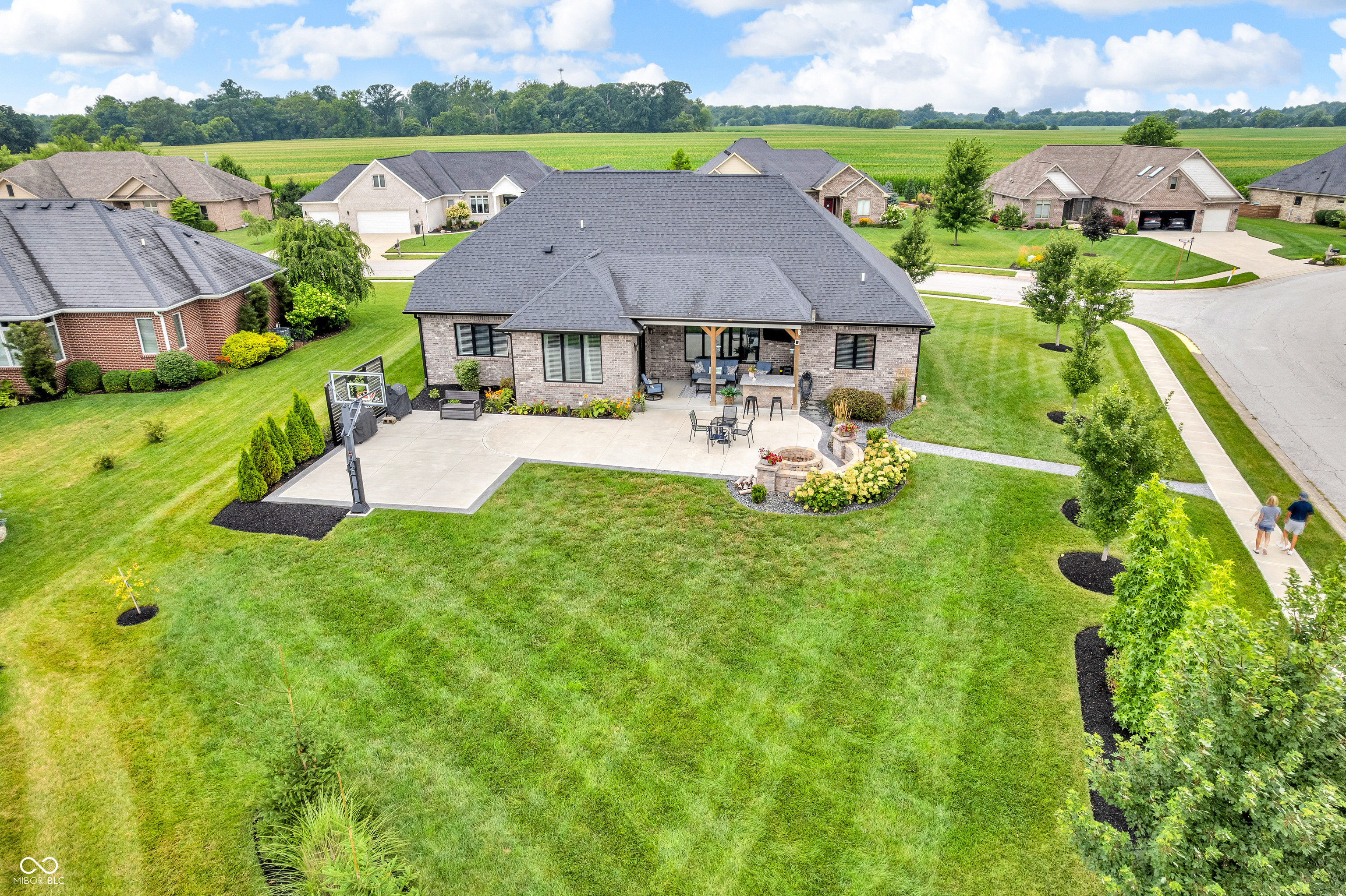 121 Lakeside Drive