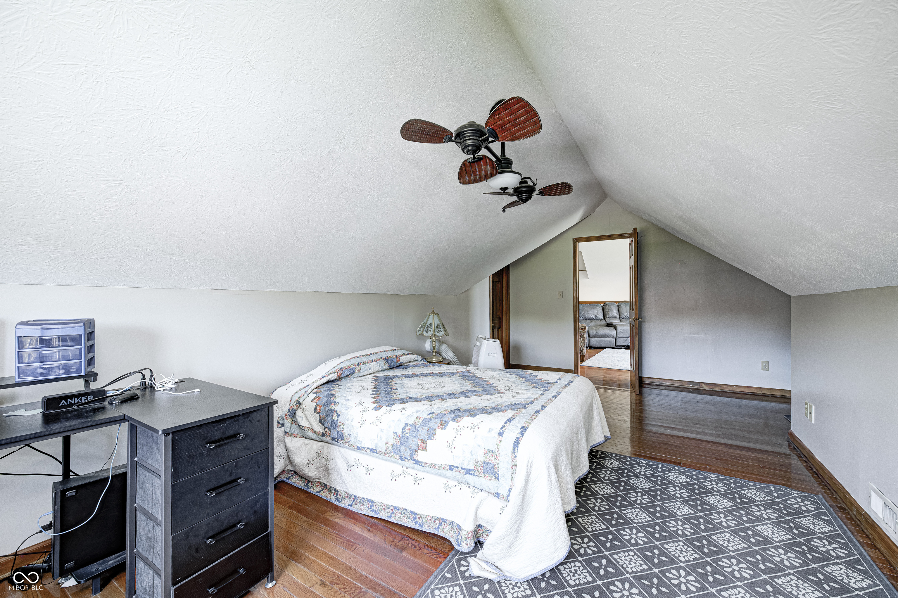 1711 Hunters Trail