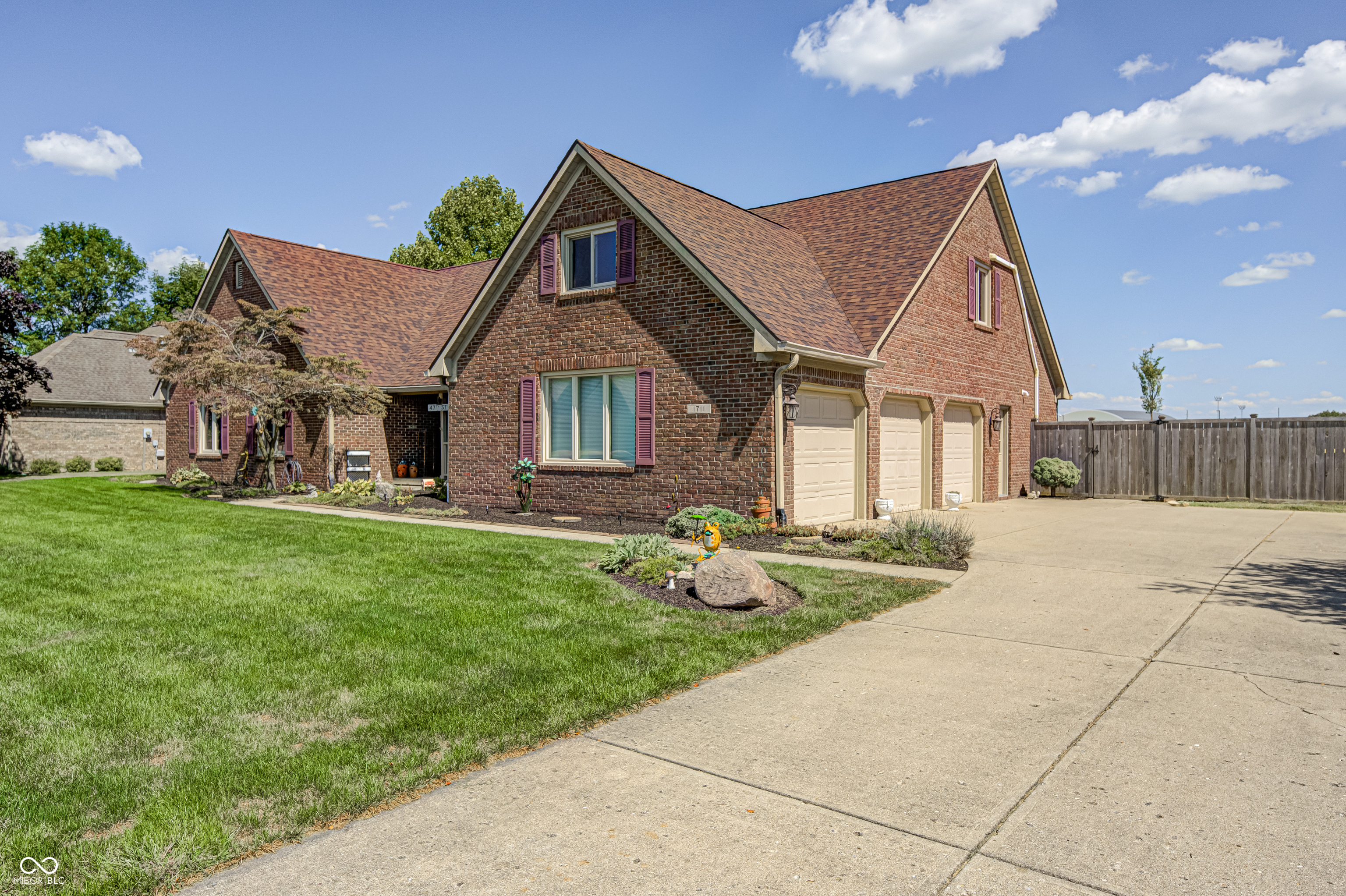 1711 Hunters Trail