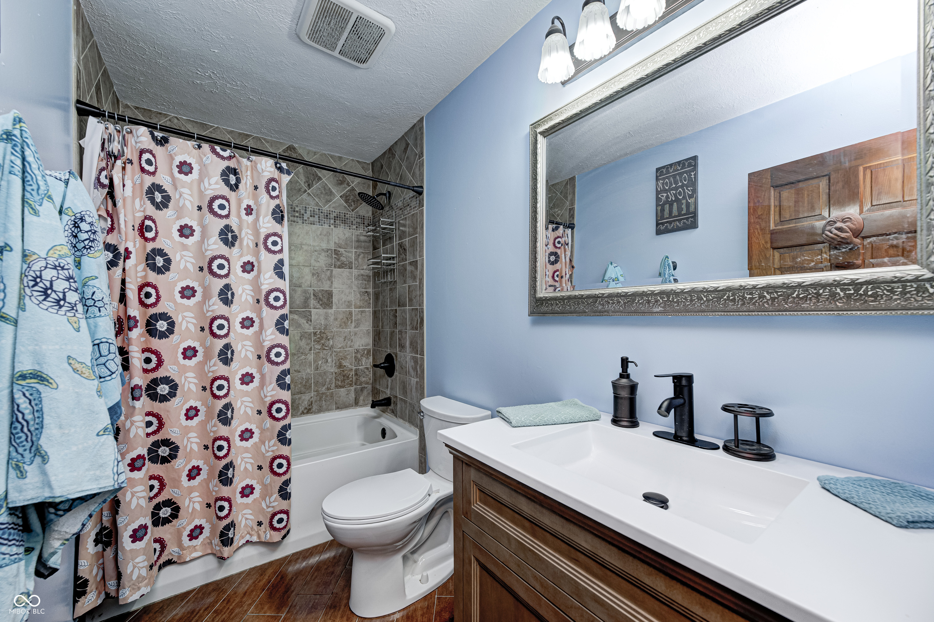 1711 Hunters Trail