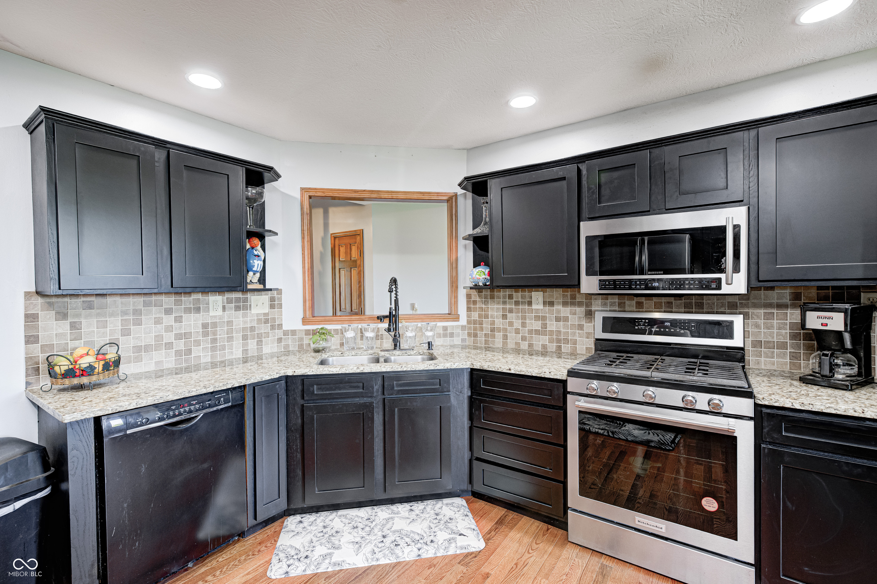 1711 Hunters Trail