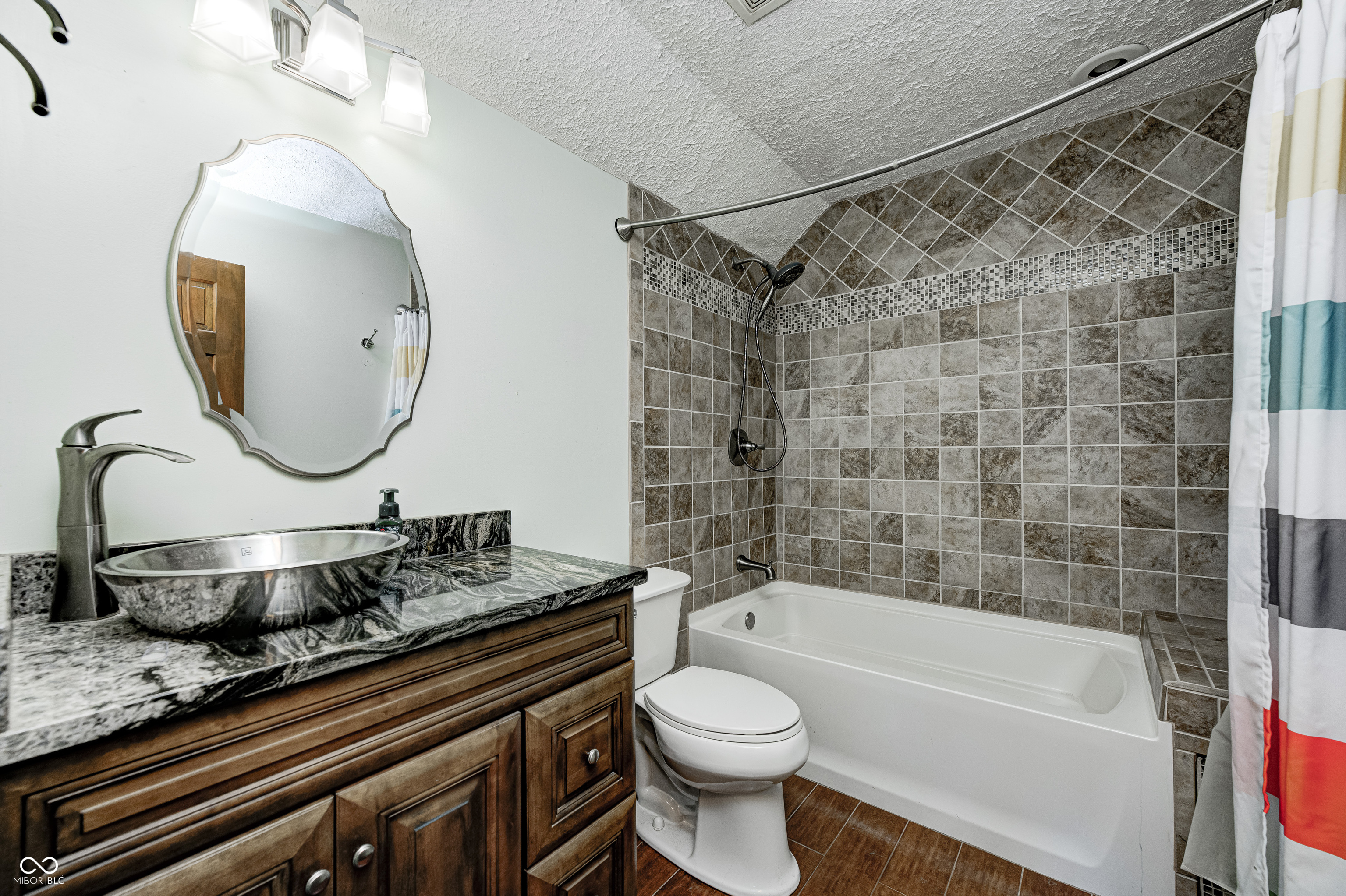 1711 Hunters Trail