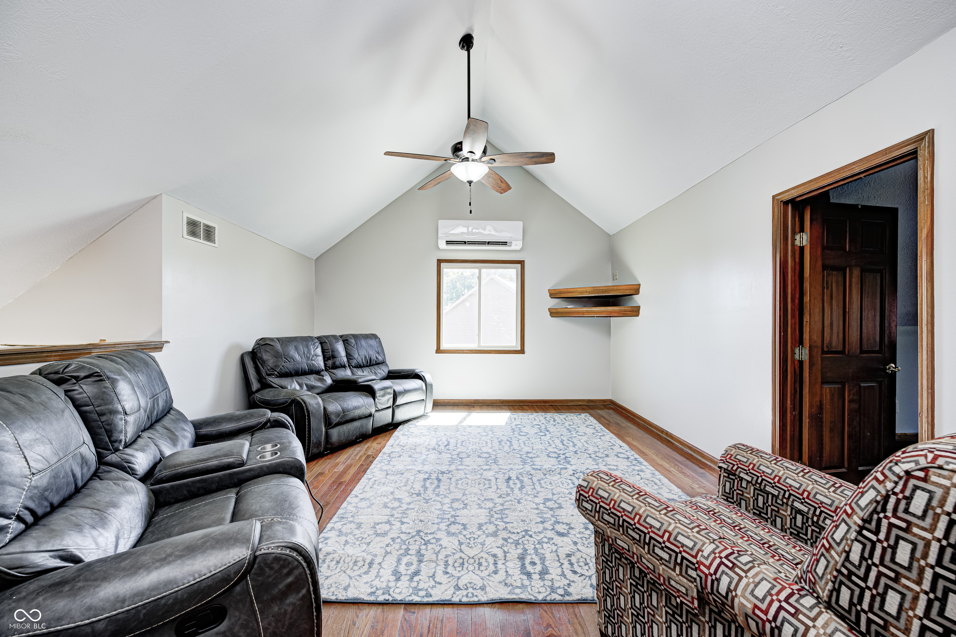1711 Hunters Trail