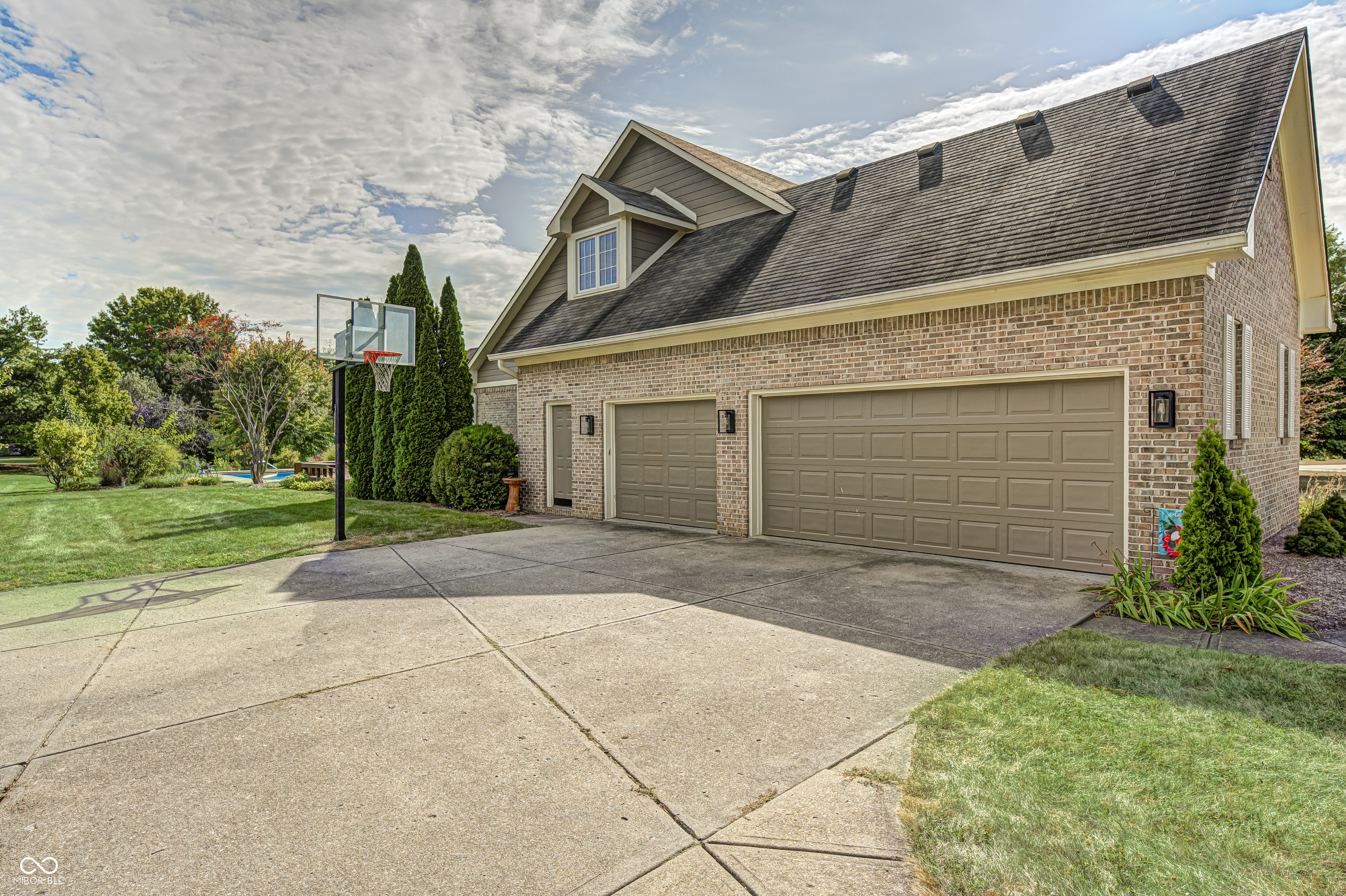 9311 Shady Bend