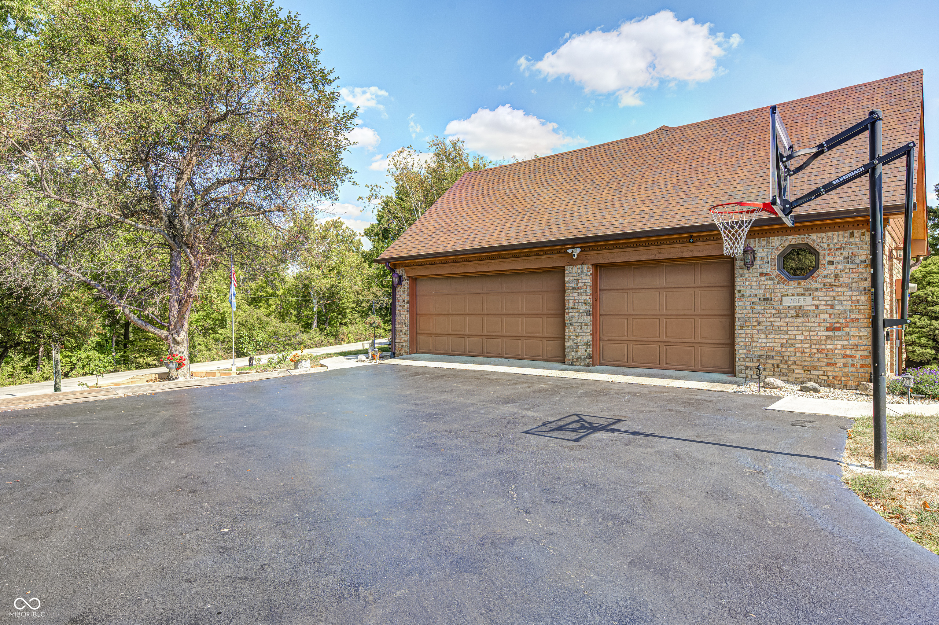 7665 Maloney Road