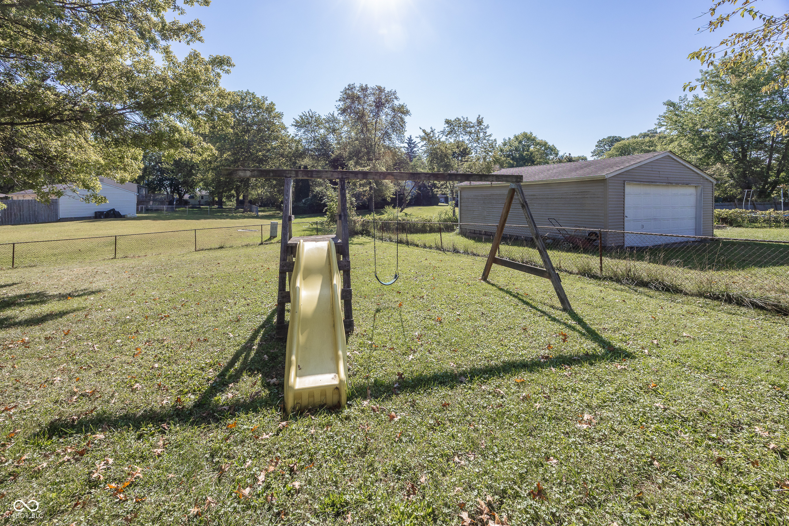 1639 Moores Court