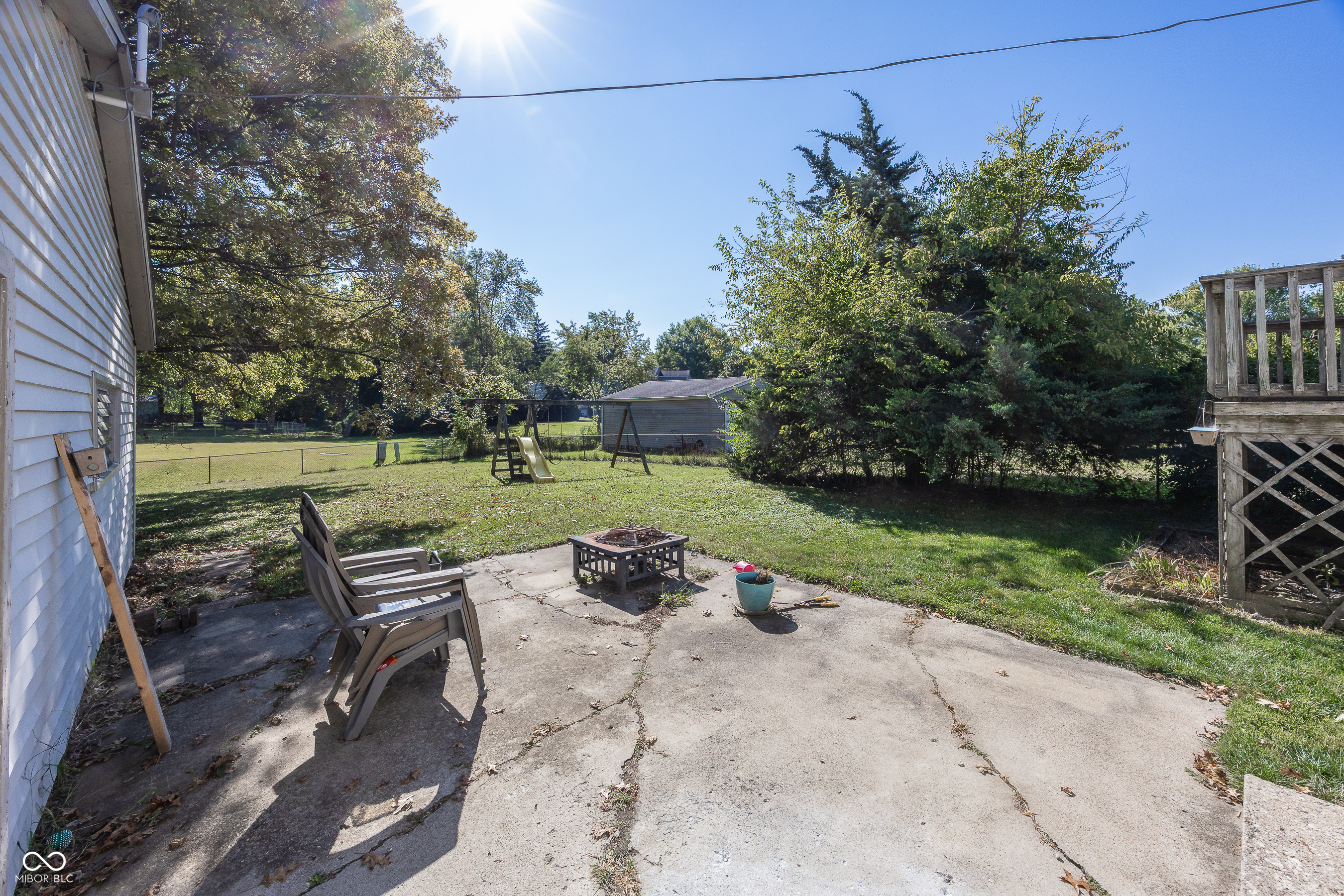 1639 Moores Court