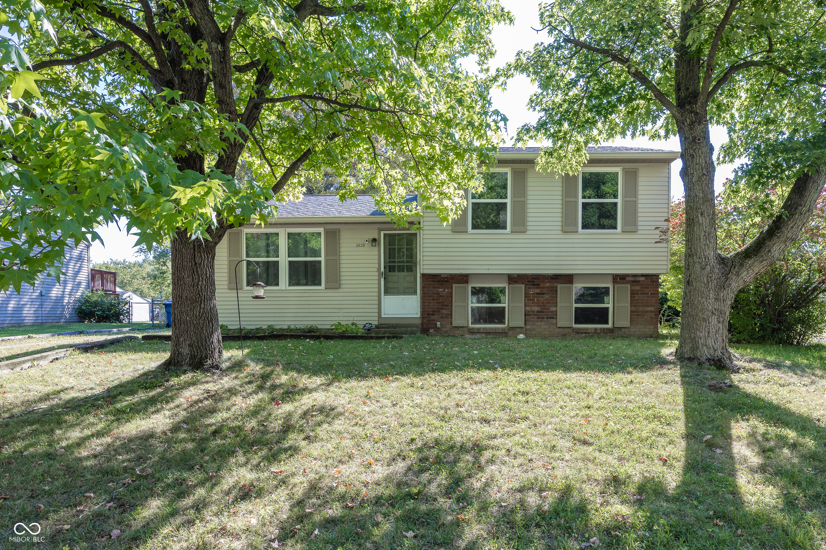 1639 Moores Court