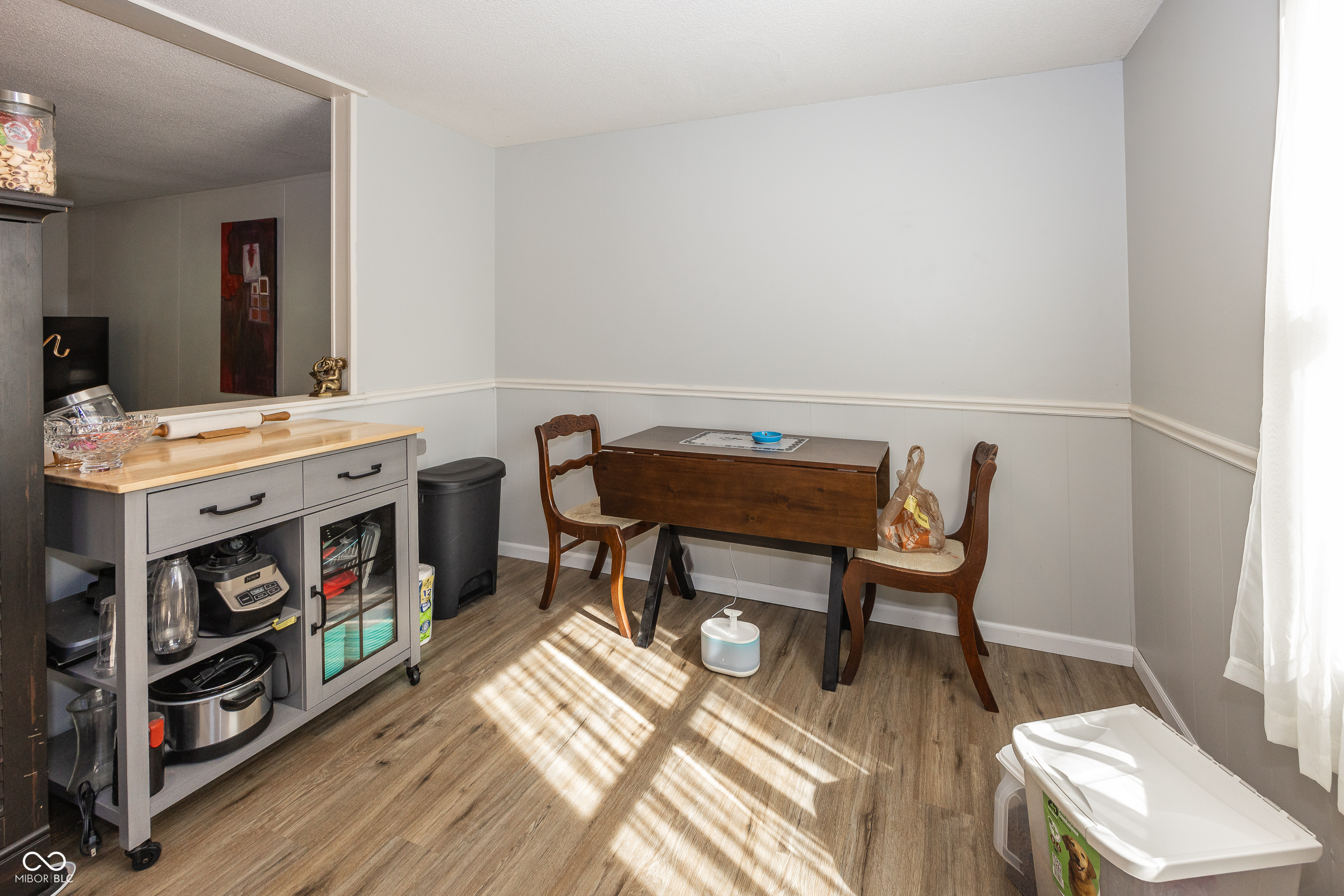 1639 Moores Court