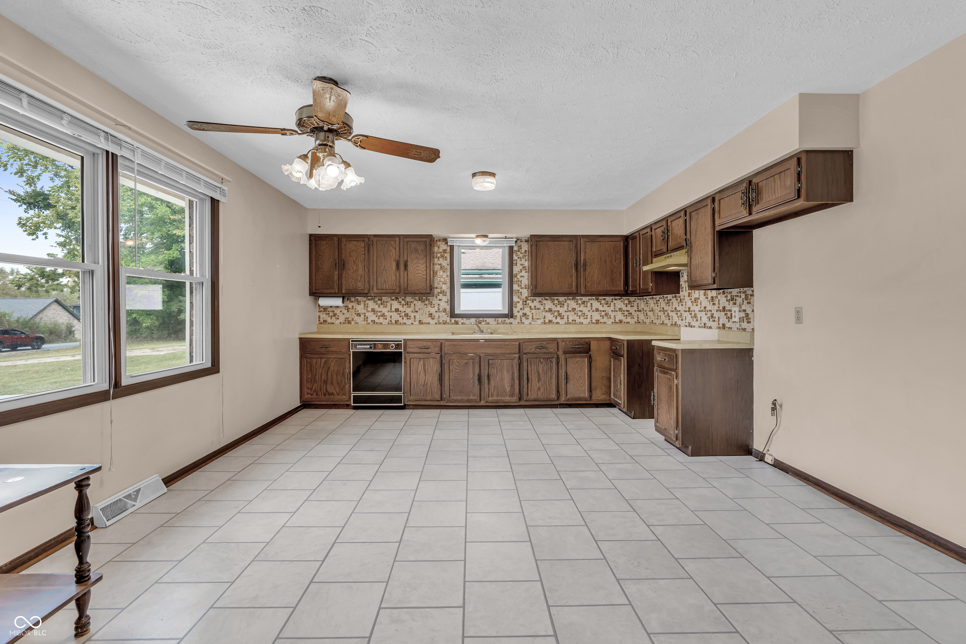 817 N Peterman Road