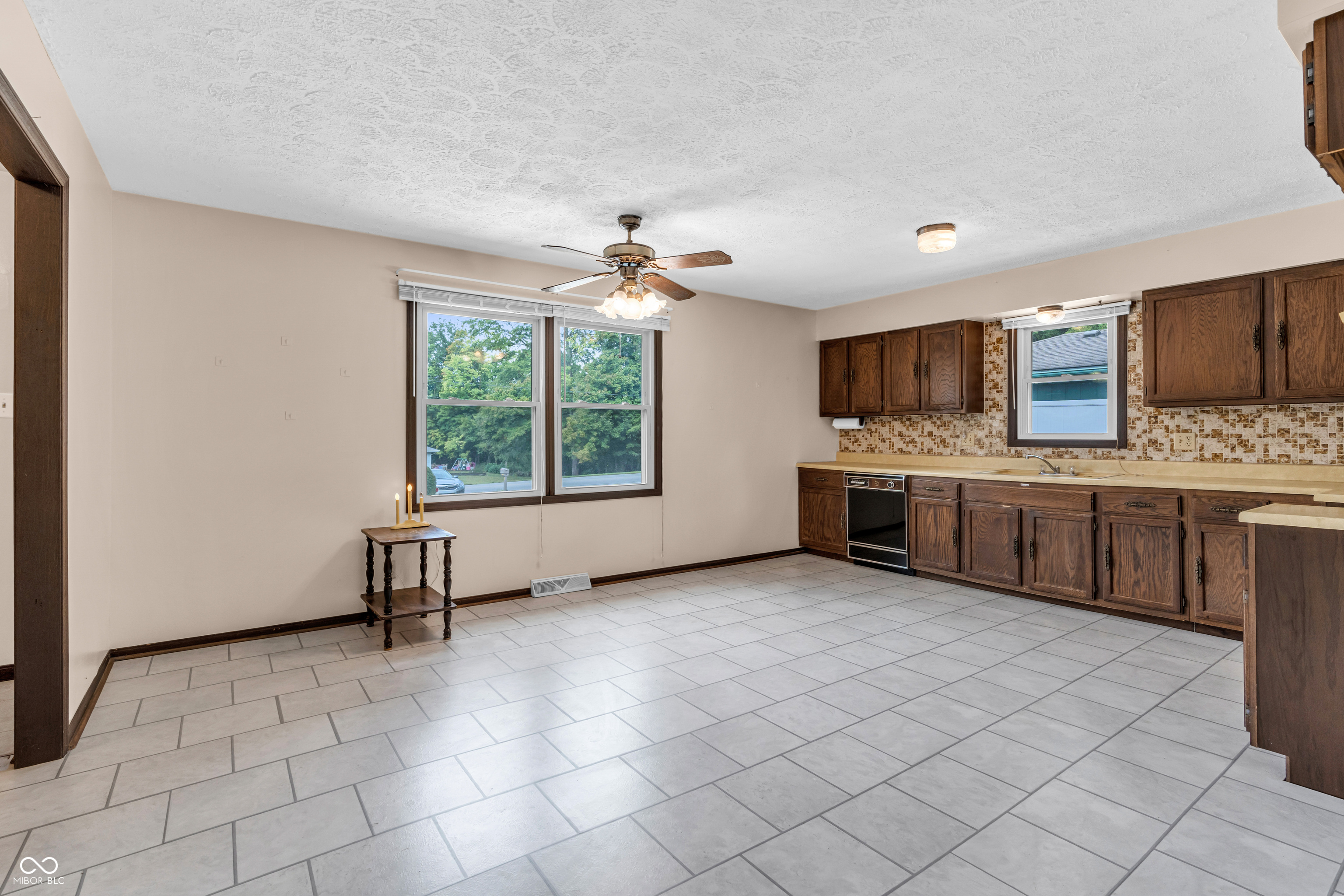 817 N Peterman Road