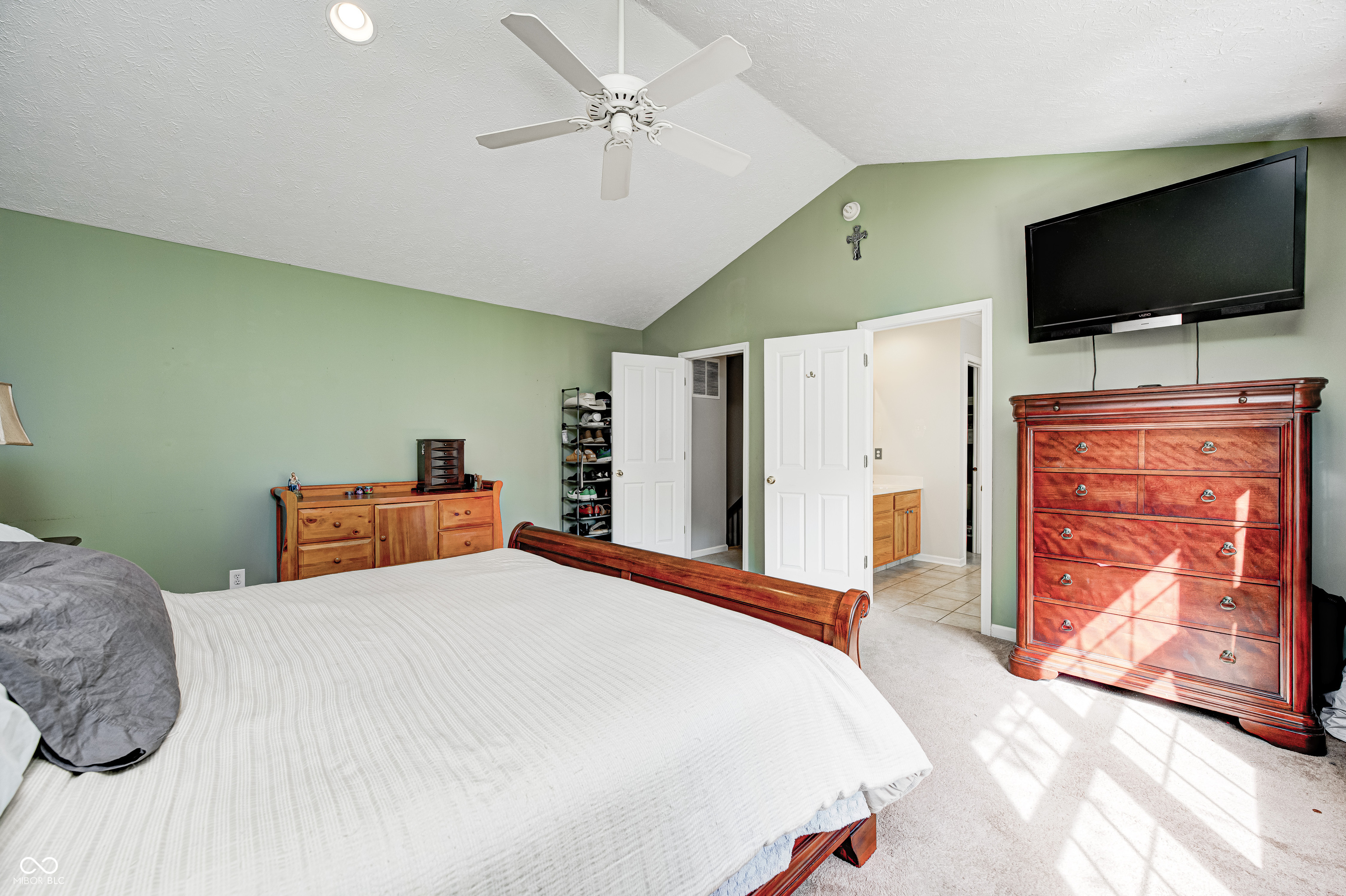 8001 Parkview