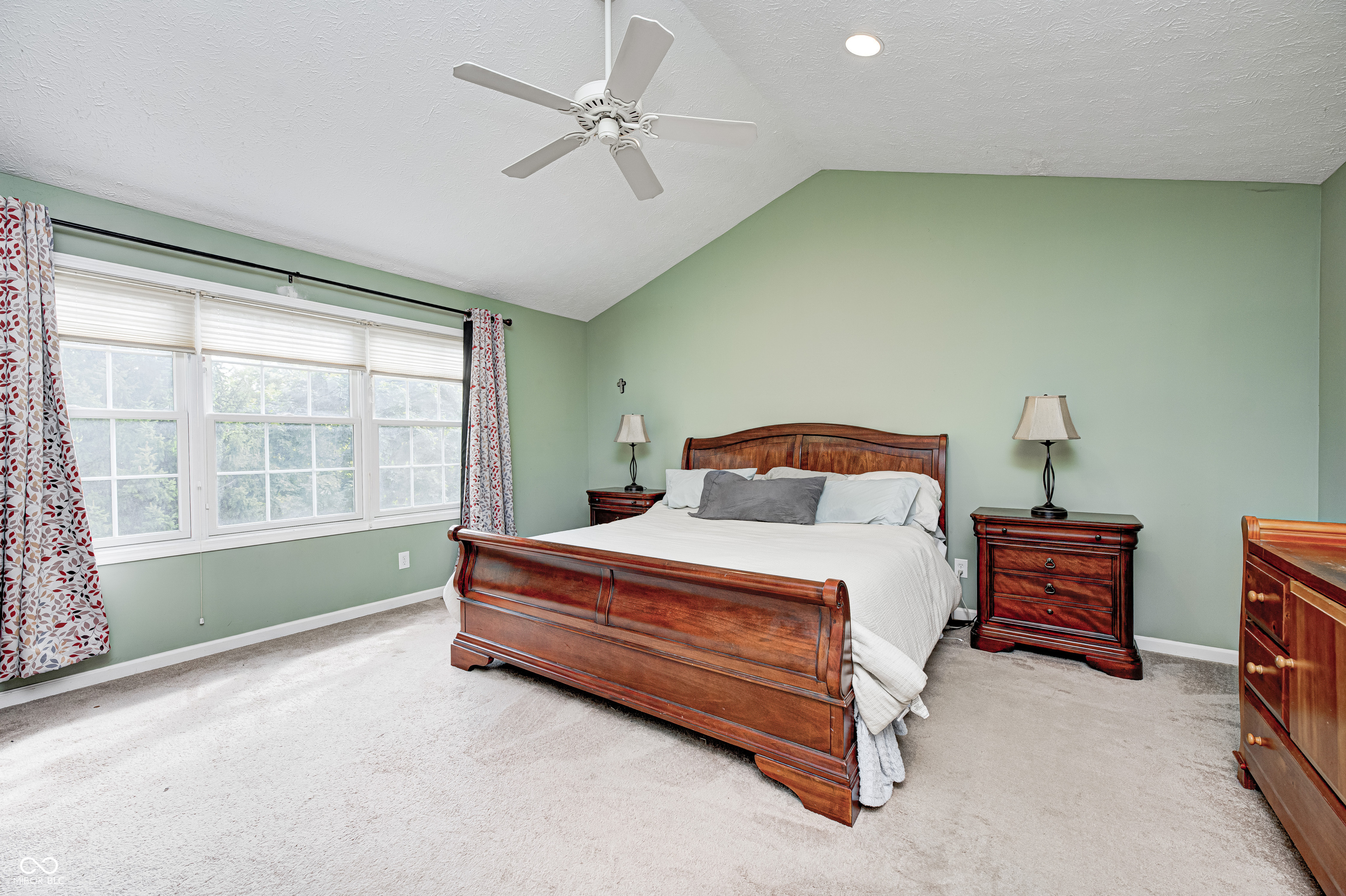 8001 Parkview