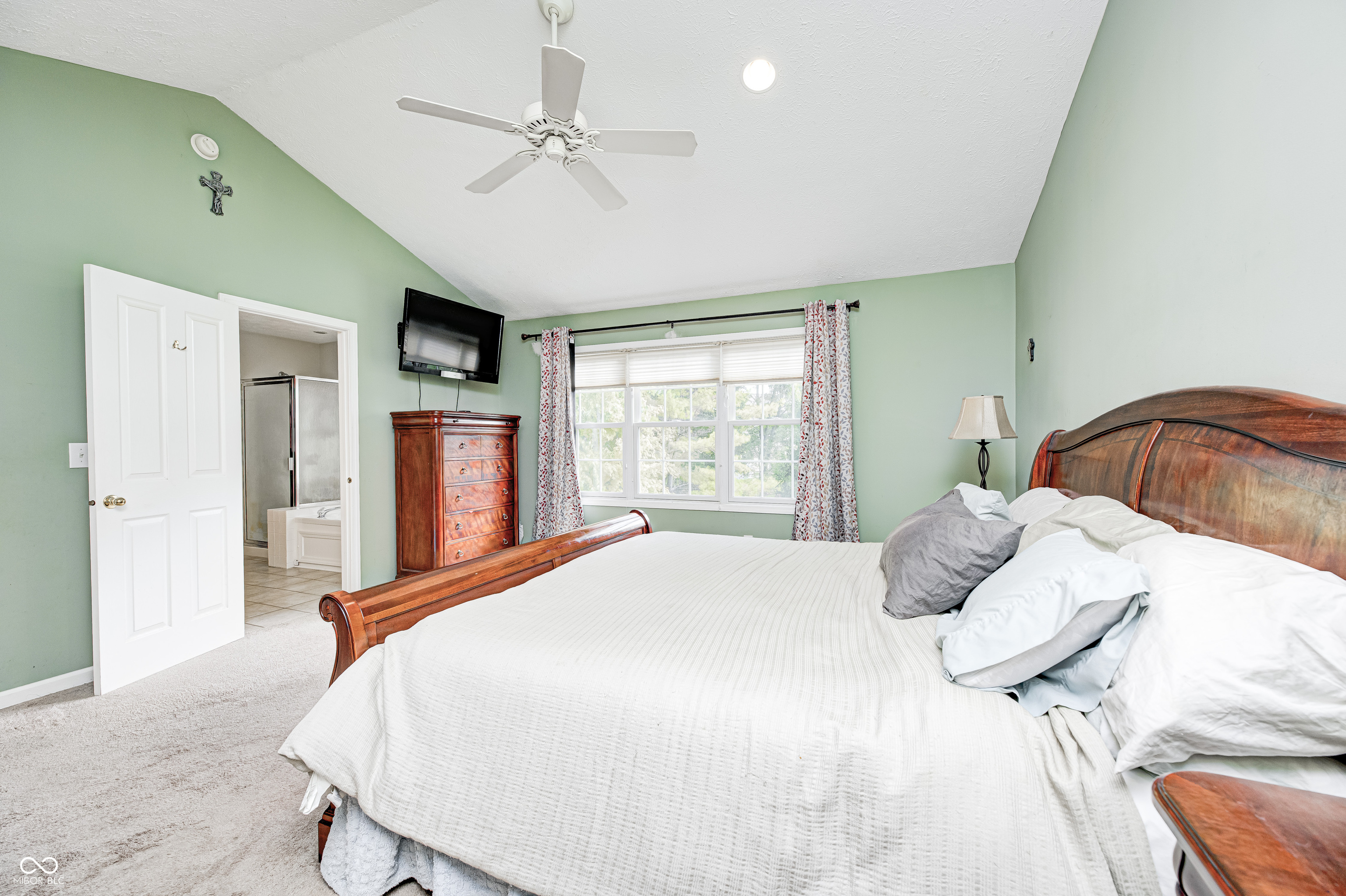 8001 Parkview
