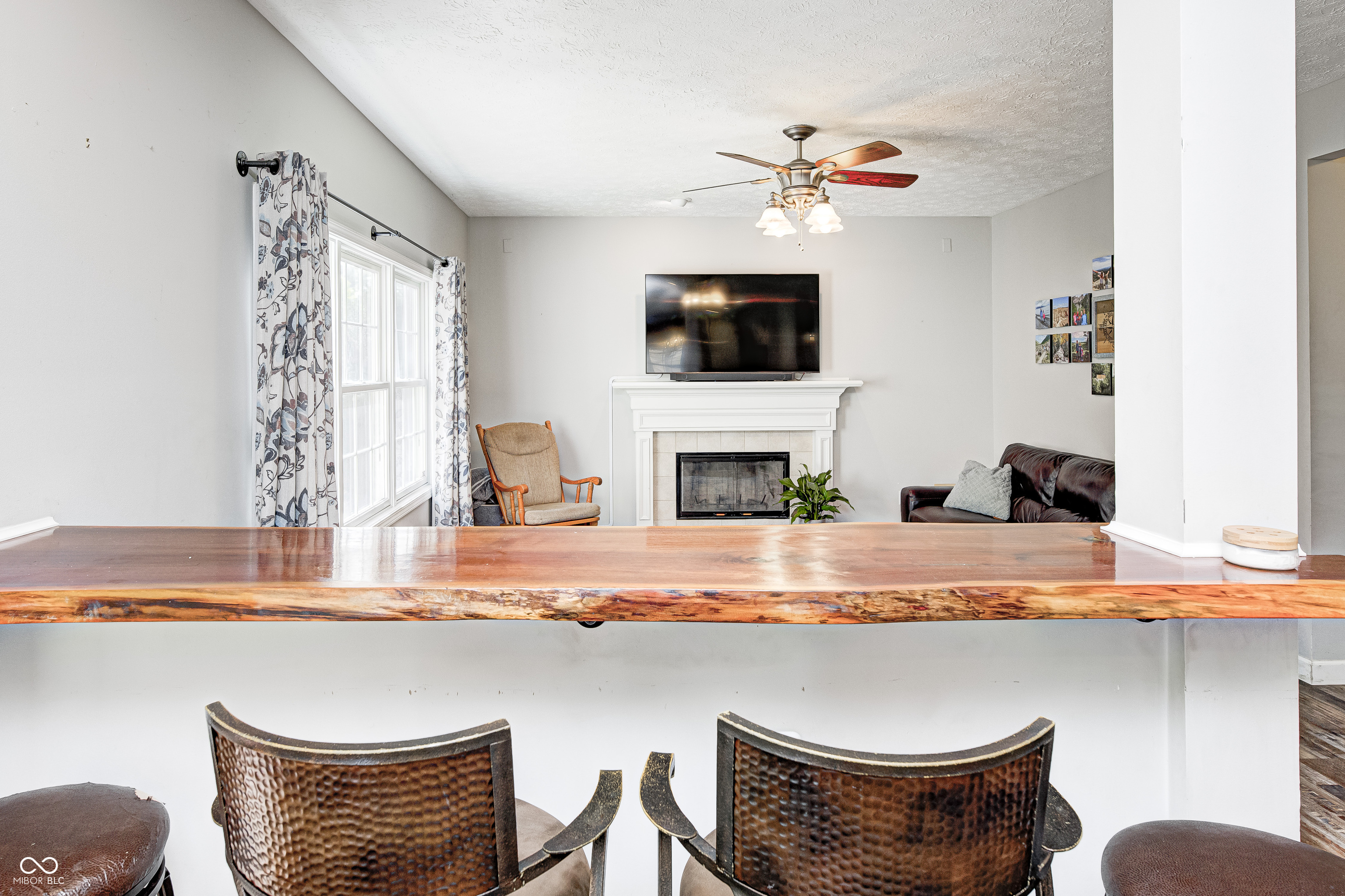 8001 Parkview