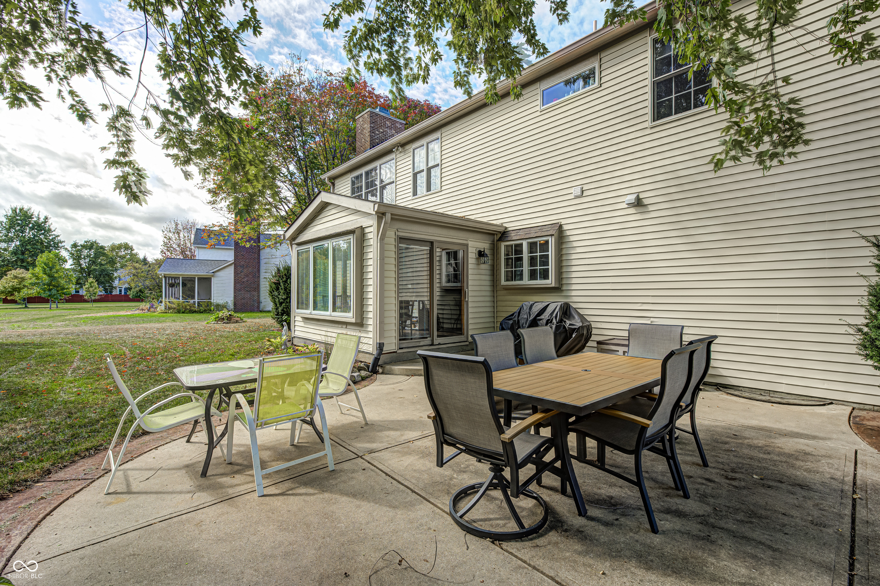 8001 Parkview
