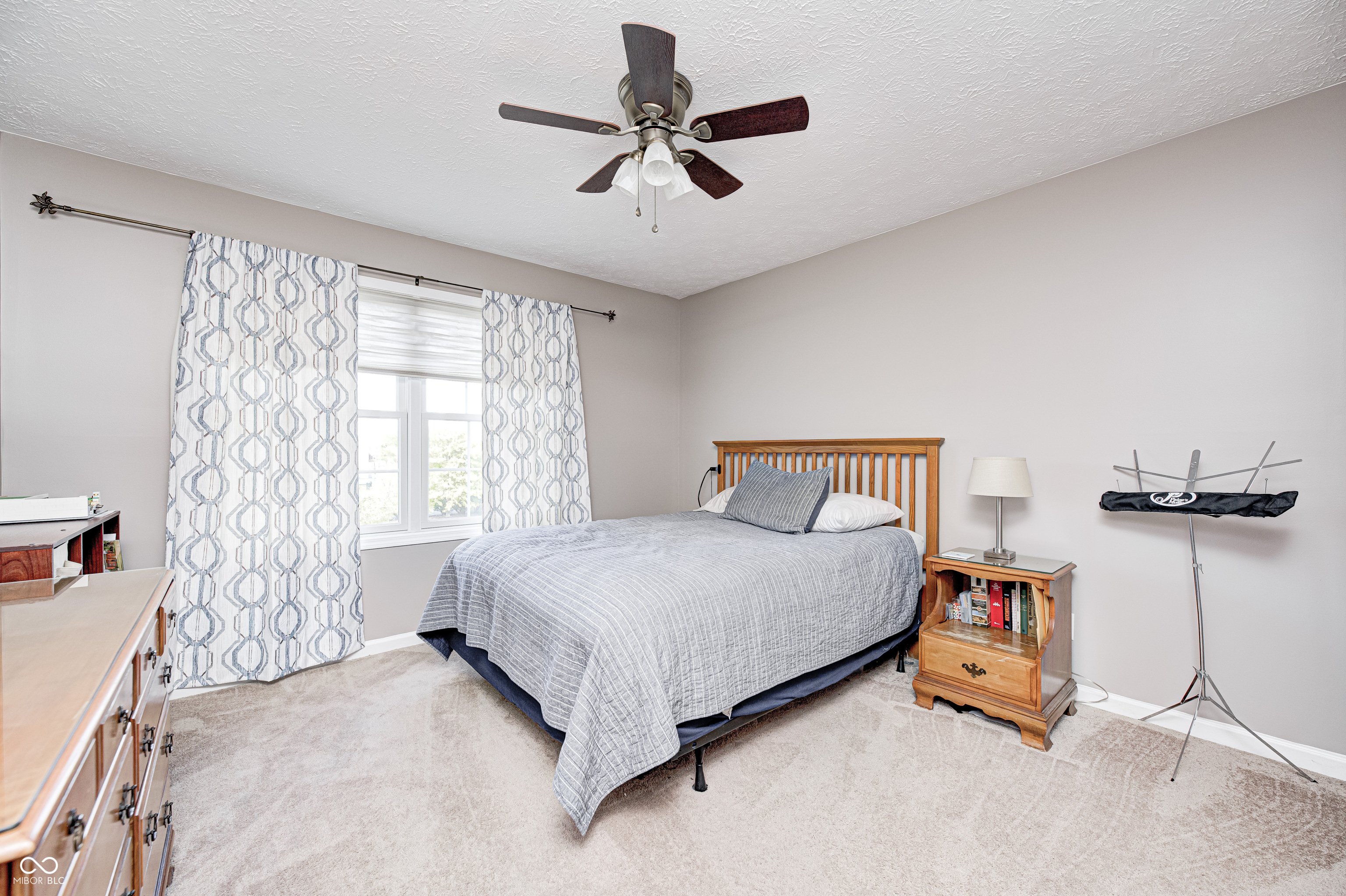 8001 Parkview