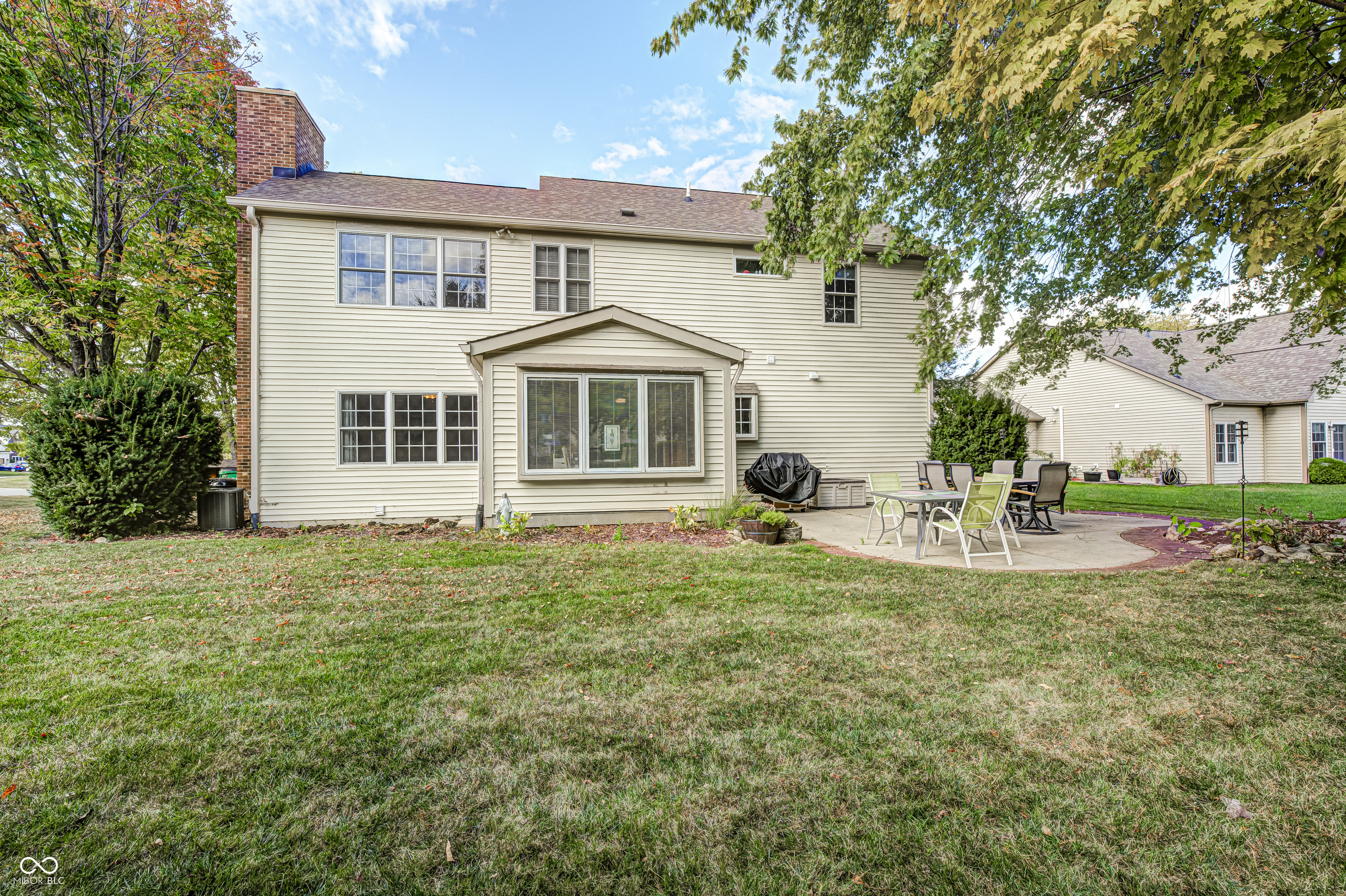 8001 Parkview