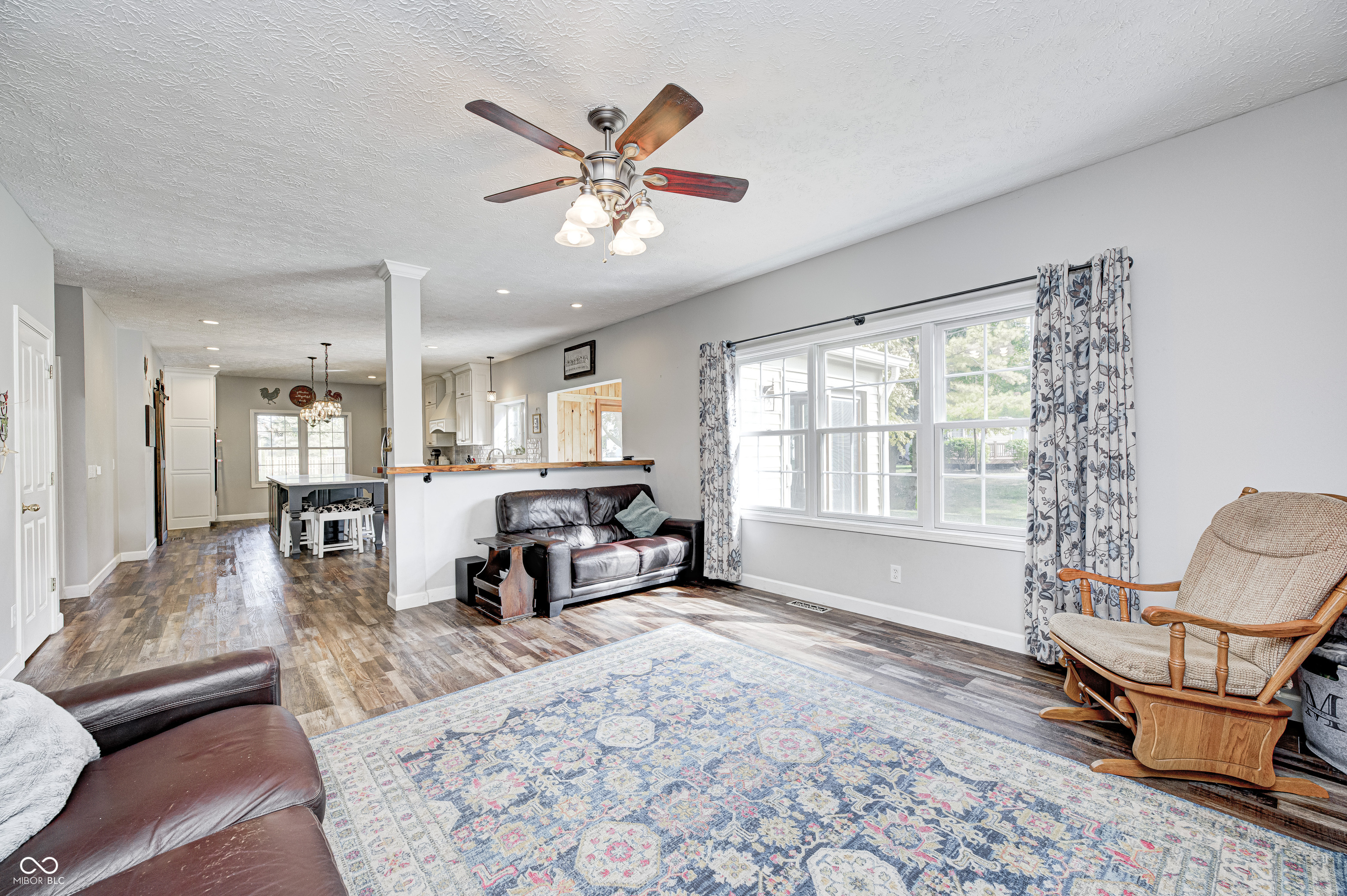 8001 Parkview