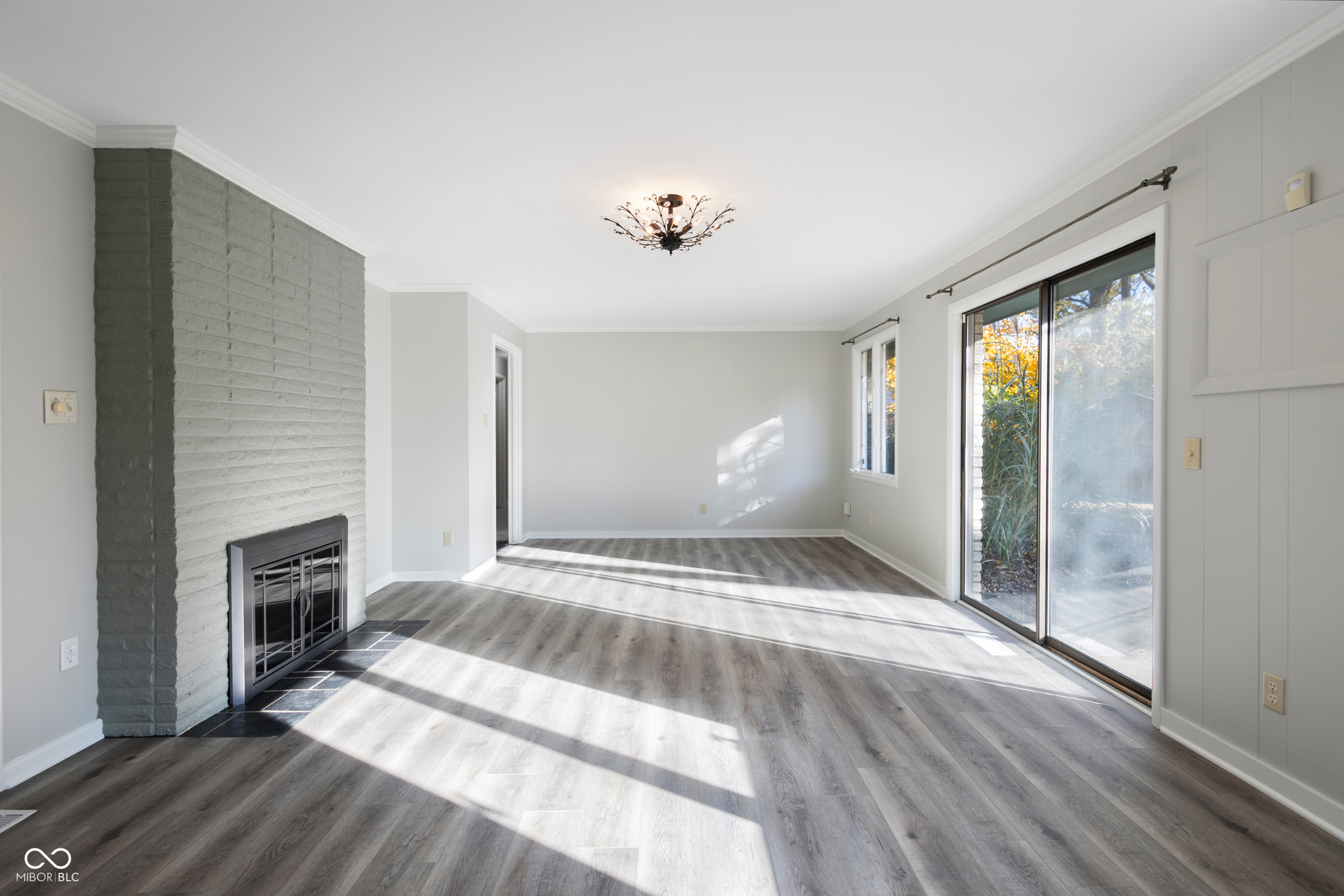 4589 Lincoln Road