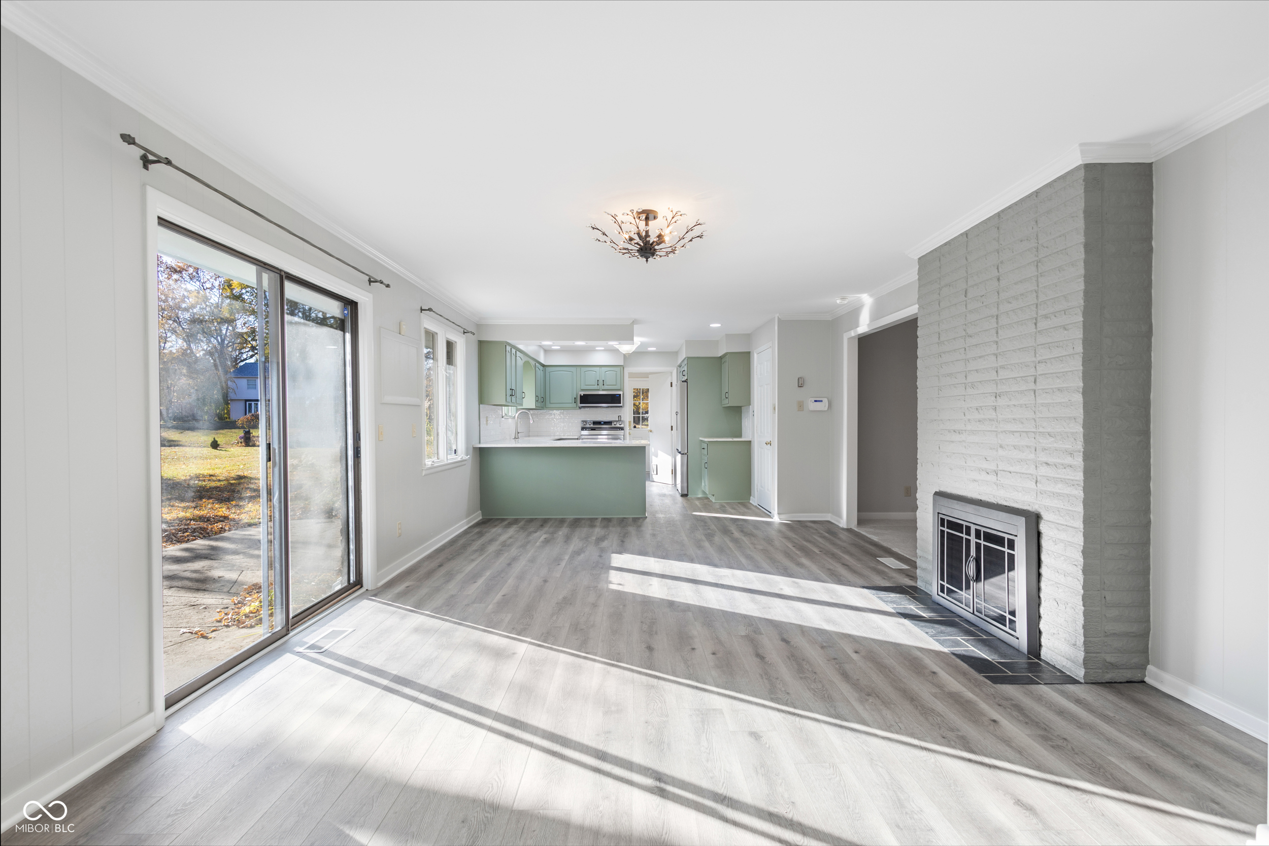 4589 Lincoln Road