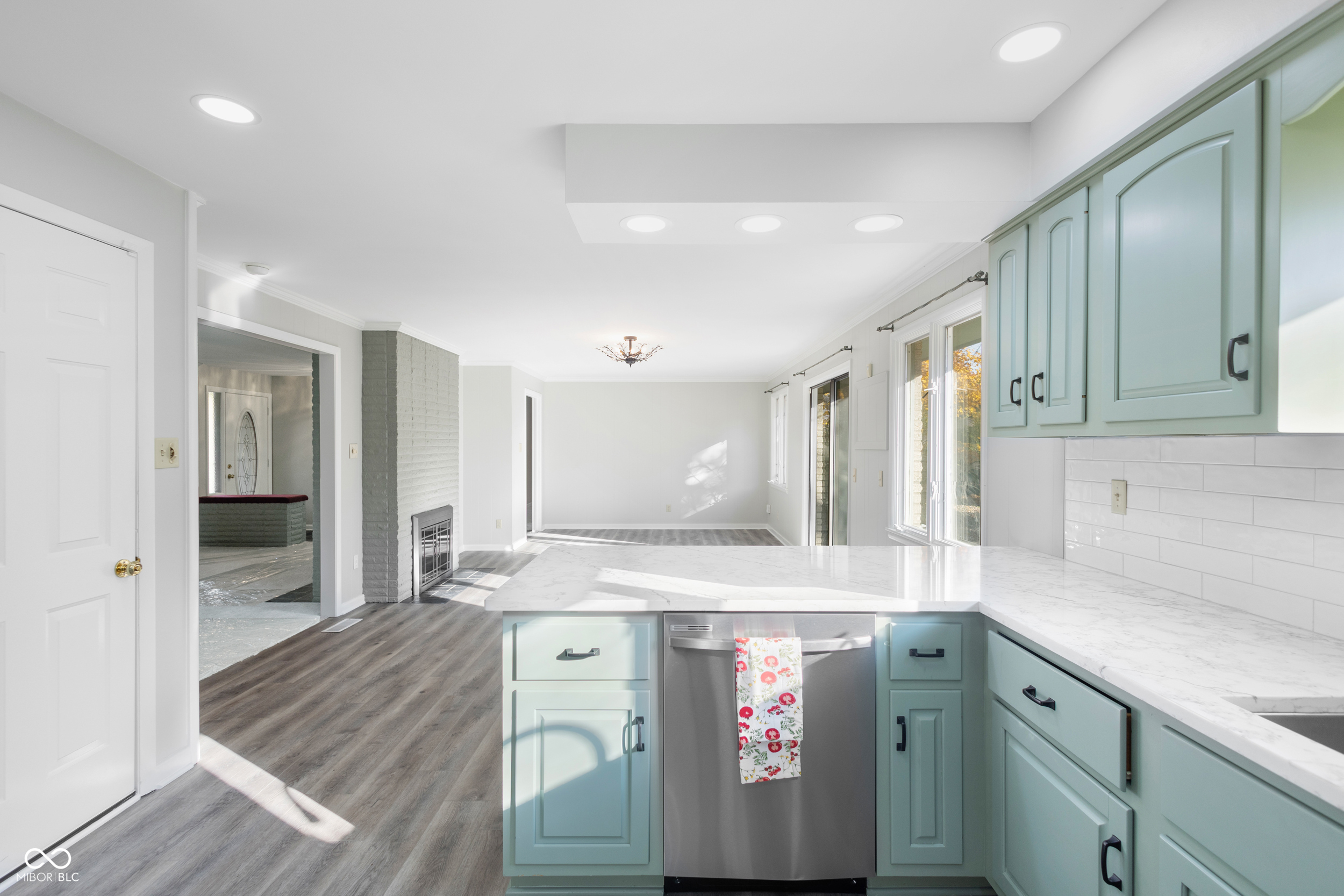 4589 Lincoln Road