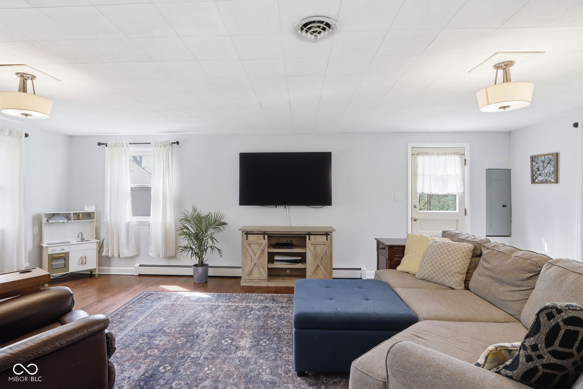 3358 Walnut Drive