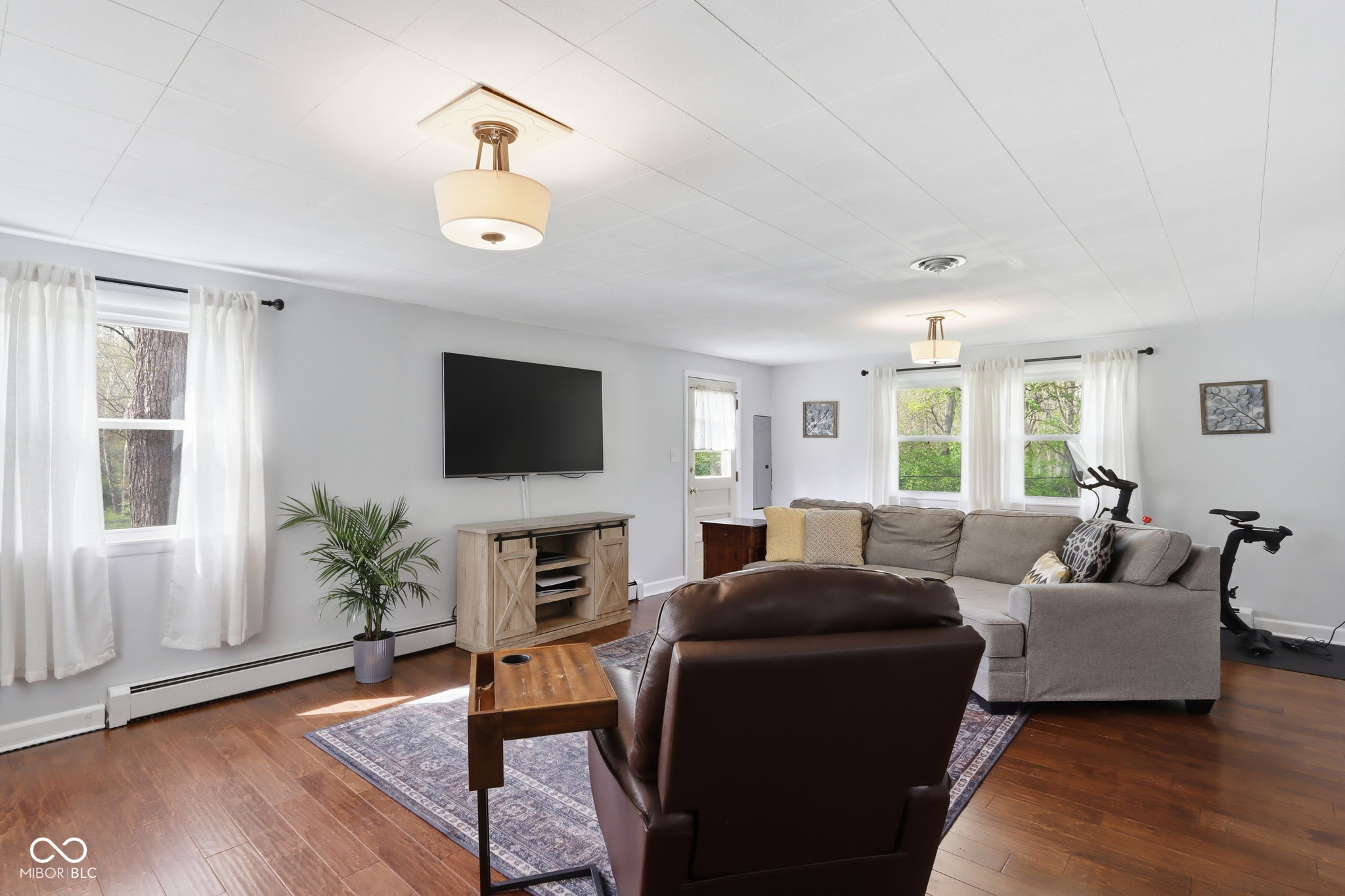 3358 Walnut Drive