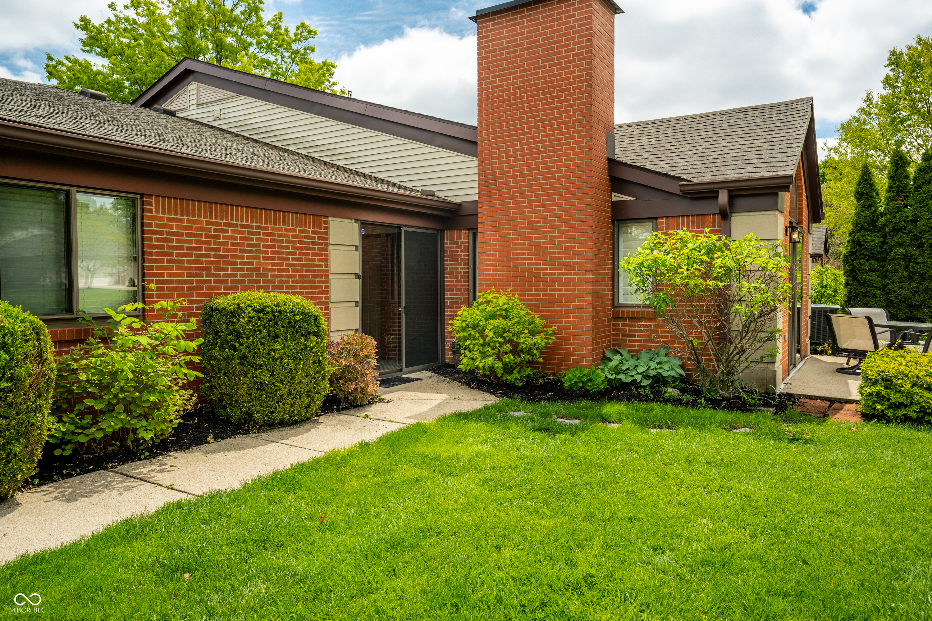 2103 Oak Run North Drive