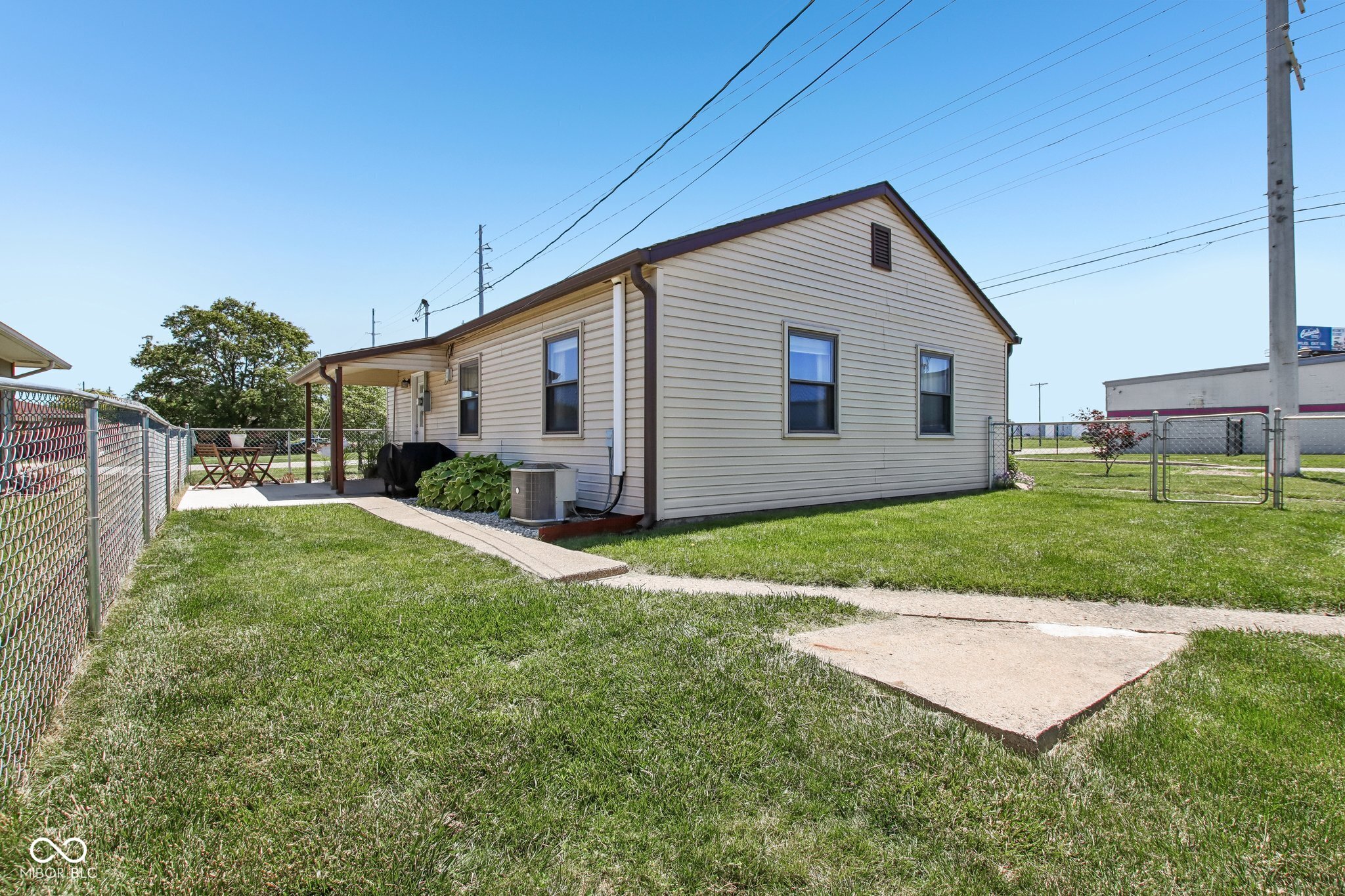 1004 W Noble Street