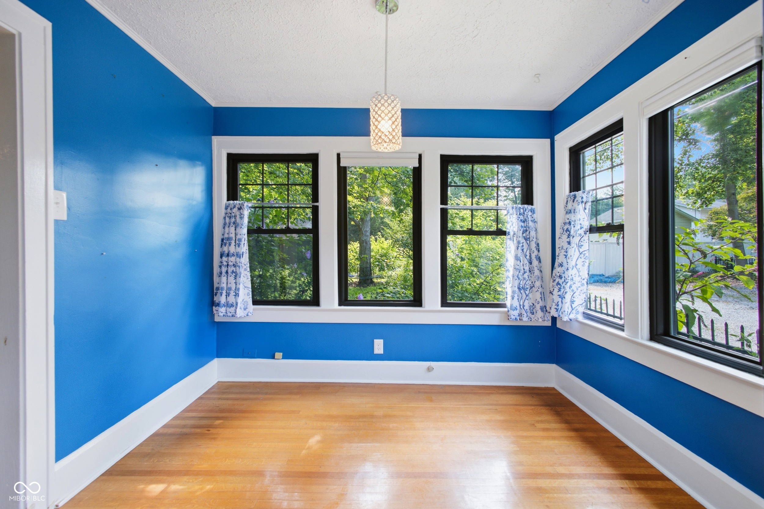 323 N Audubon Road