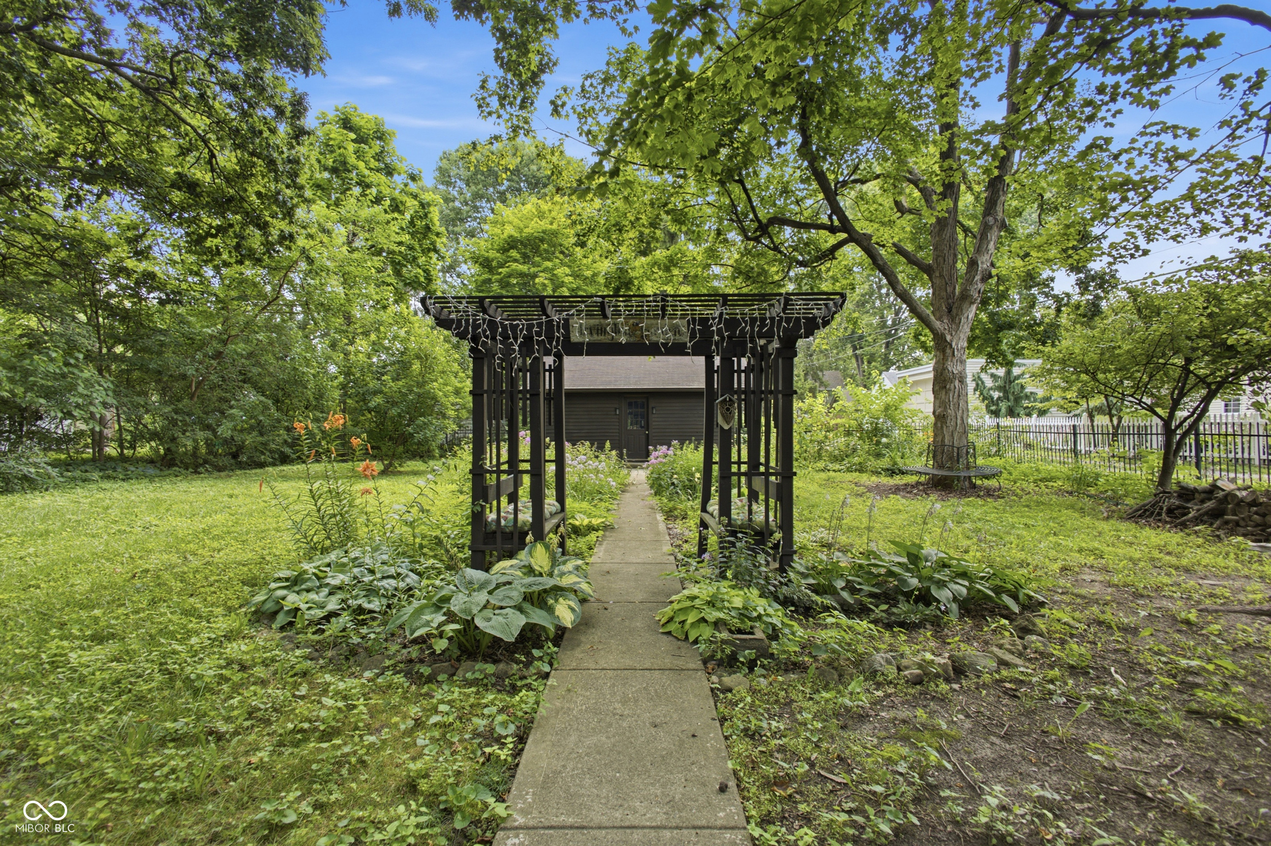 323 N Audubon Road