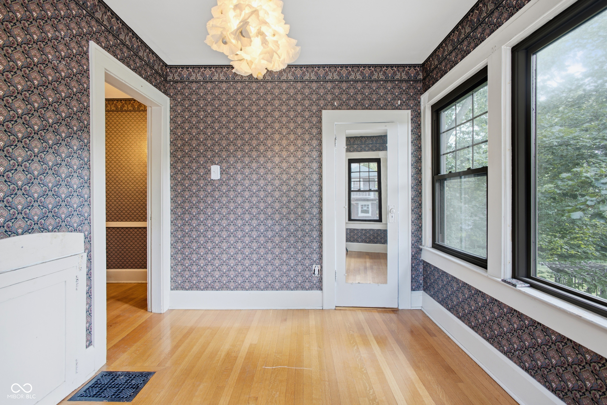 323 N Audubon Road