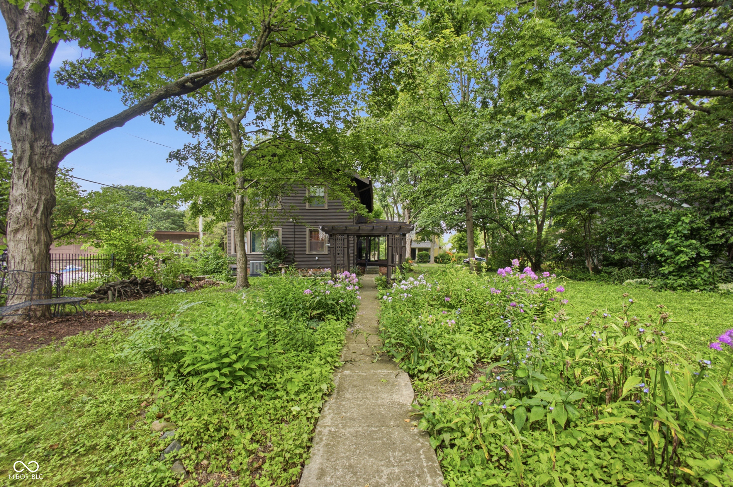 323 N Audubon Road